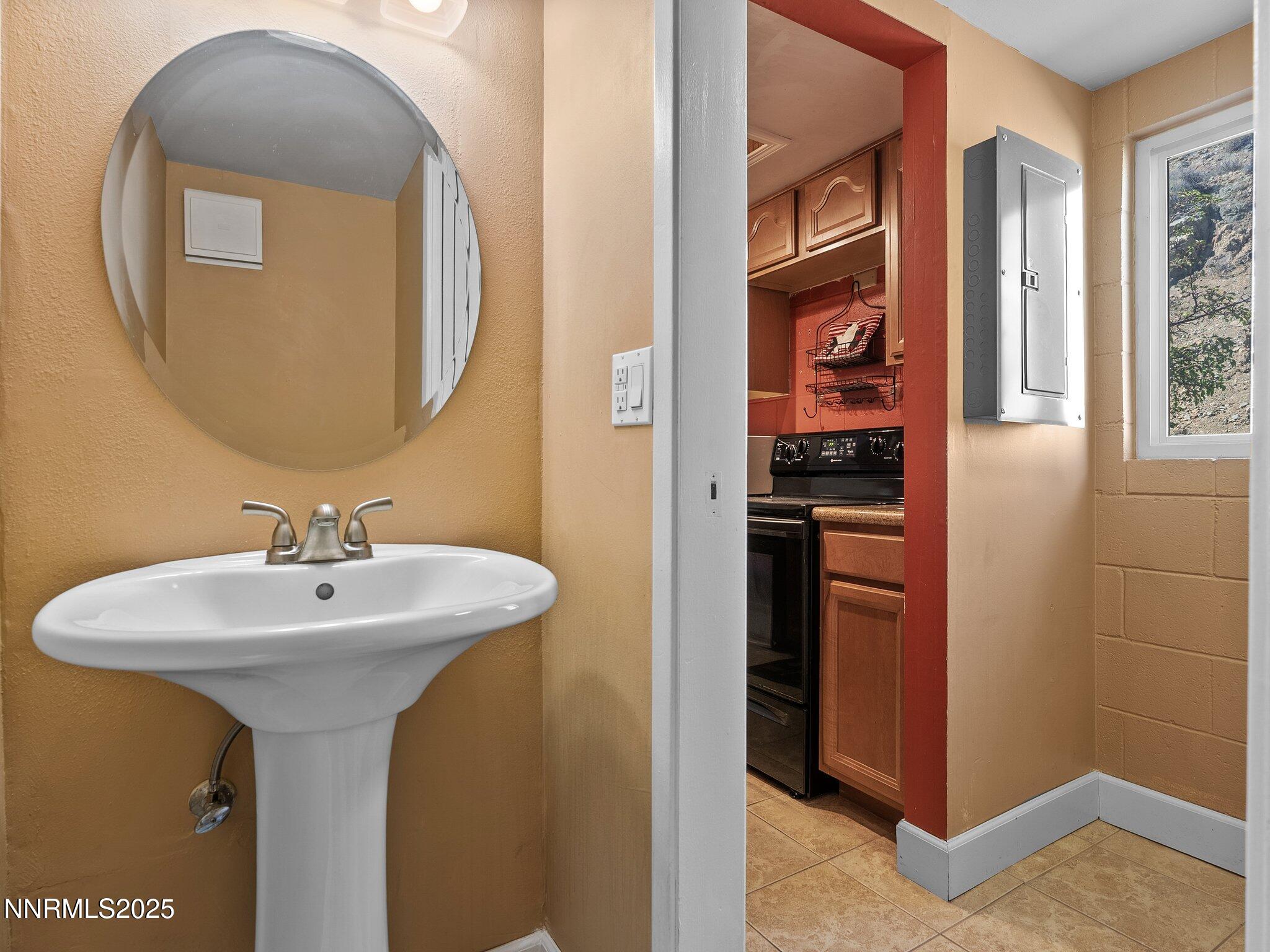 230 Bisset Ct-Unit B-115