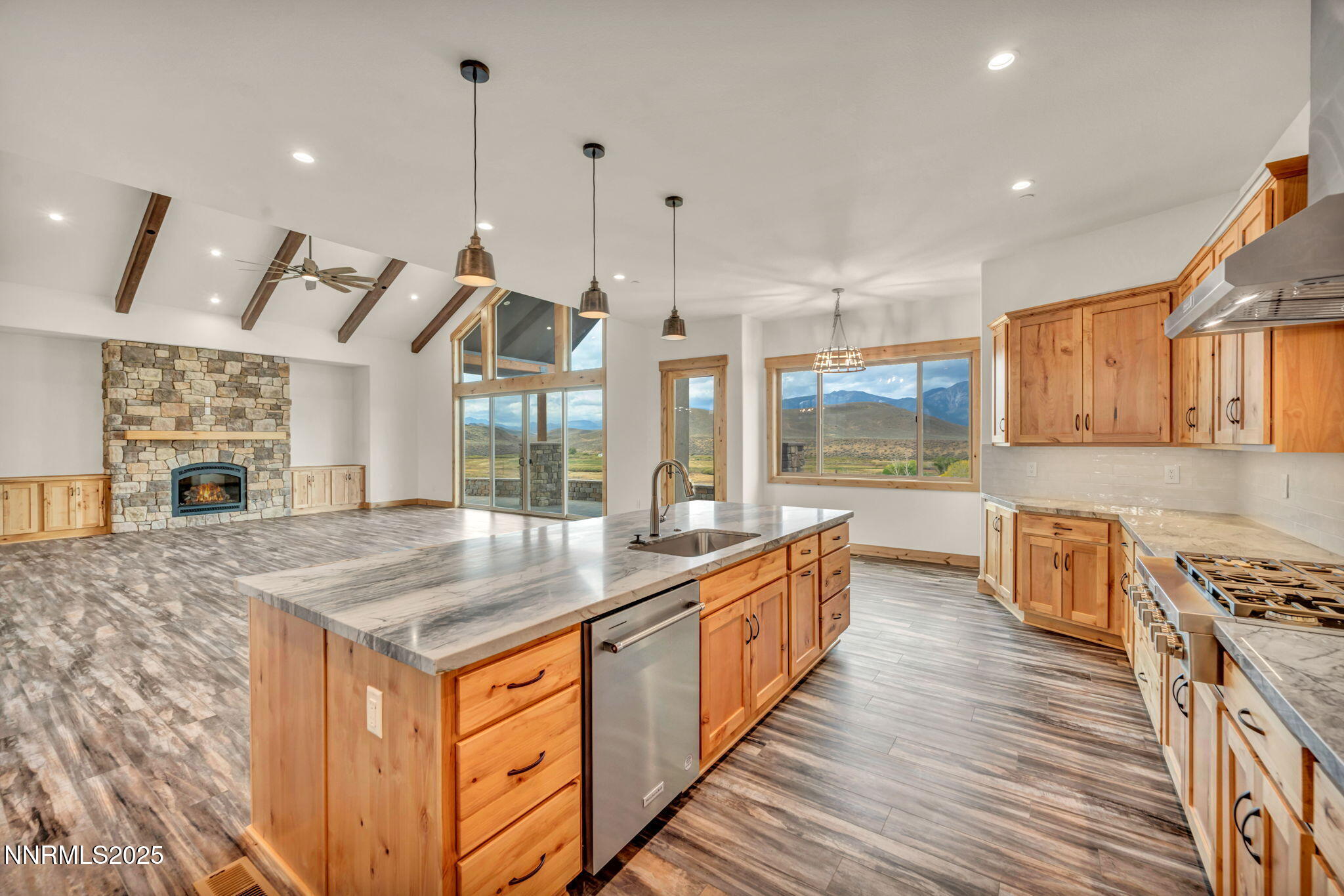 92-web-or-mls-656-stones-throw-rd