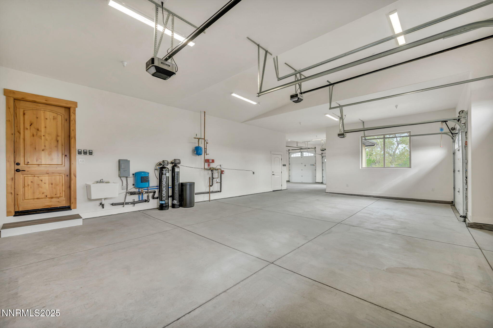 103-web-or-mls-656-stones-throw-rd