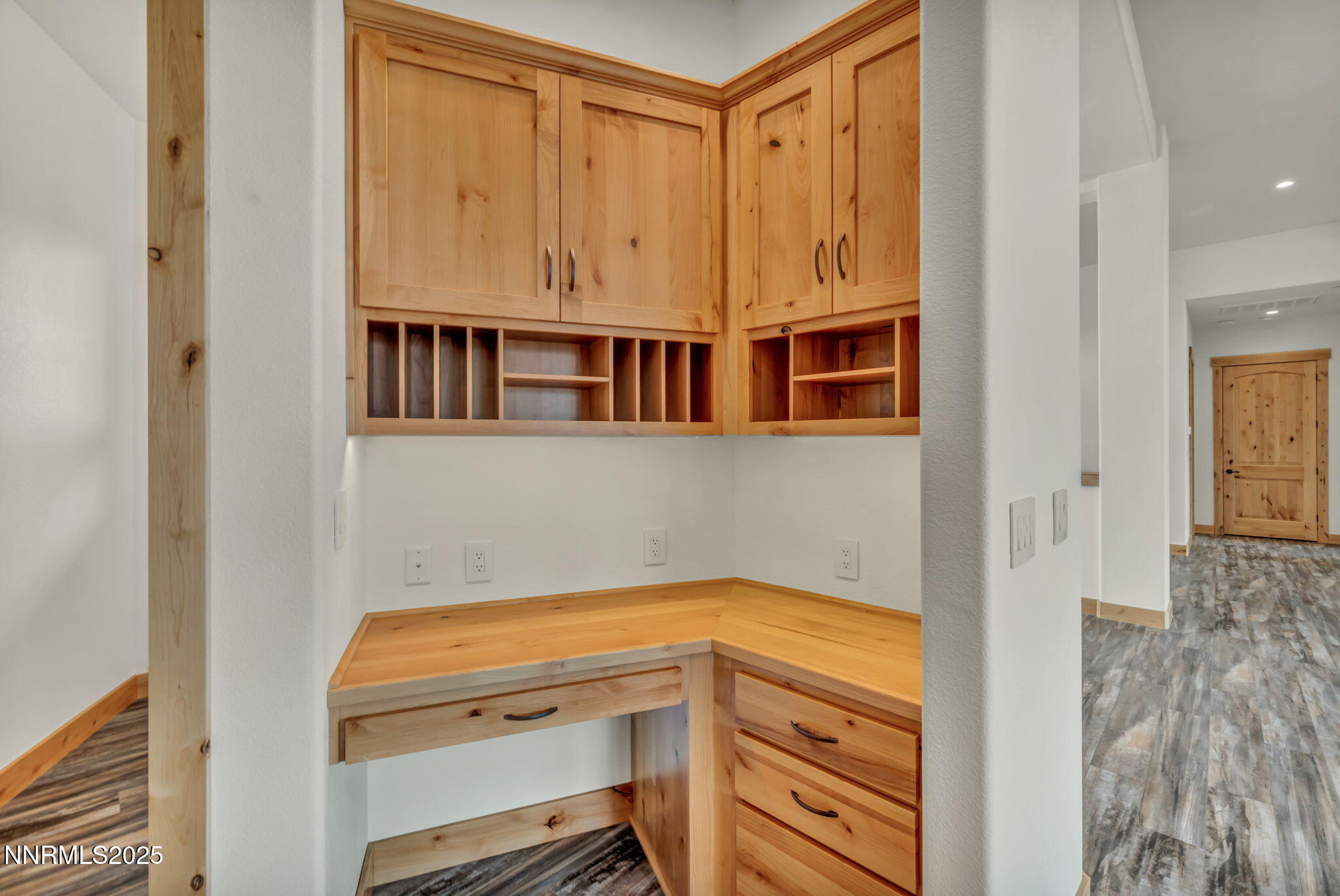 98-web-or-mls-656-stones-throw-rd