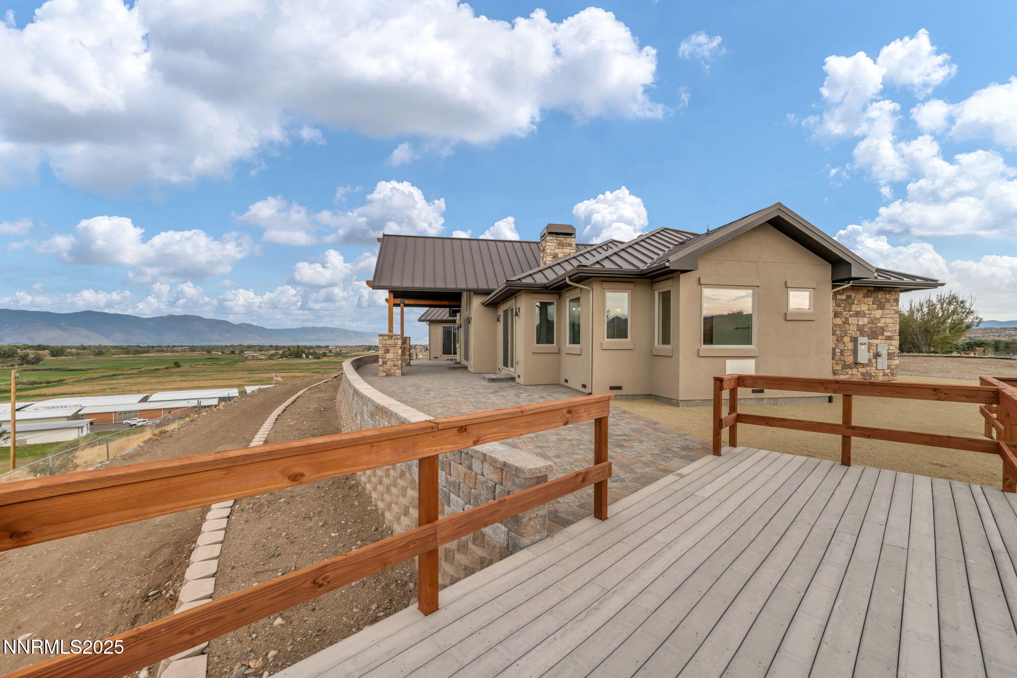 33-web-or-mls-656-stones-throw-rd