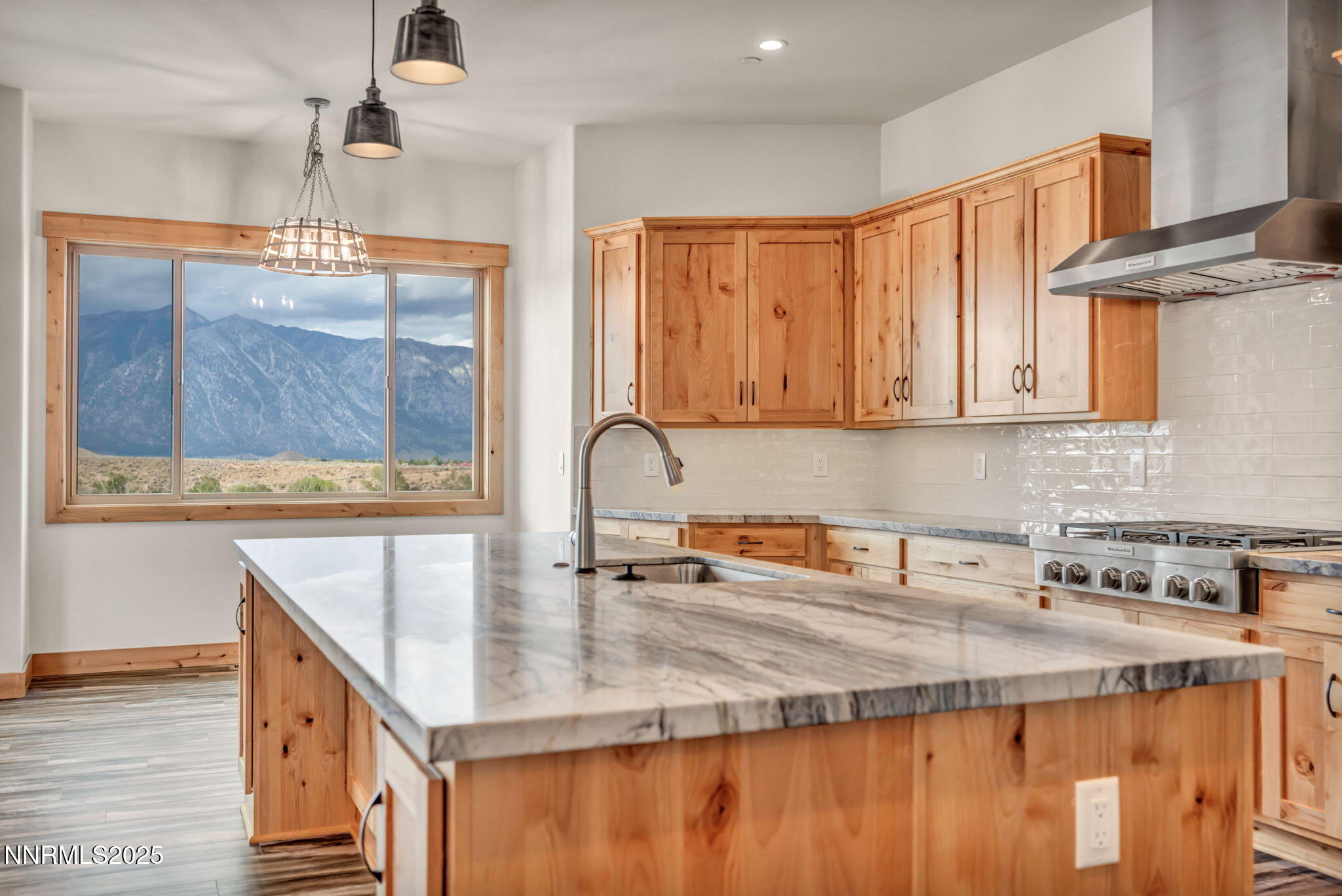 138-web-or-mls-656-stones-throw-rd