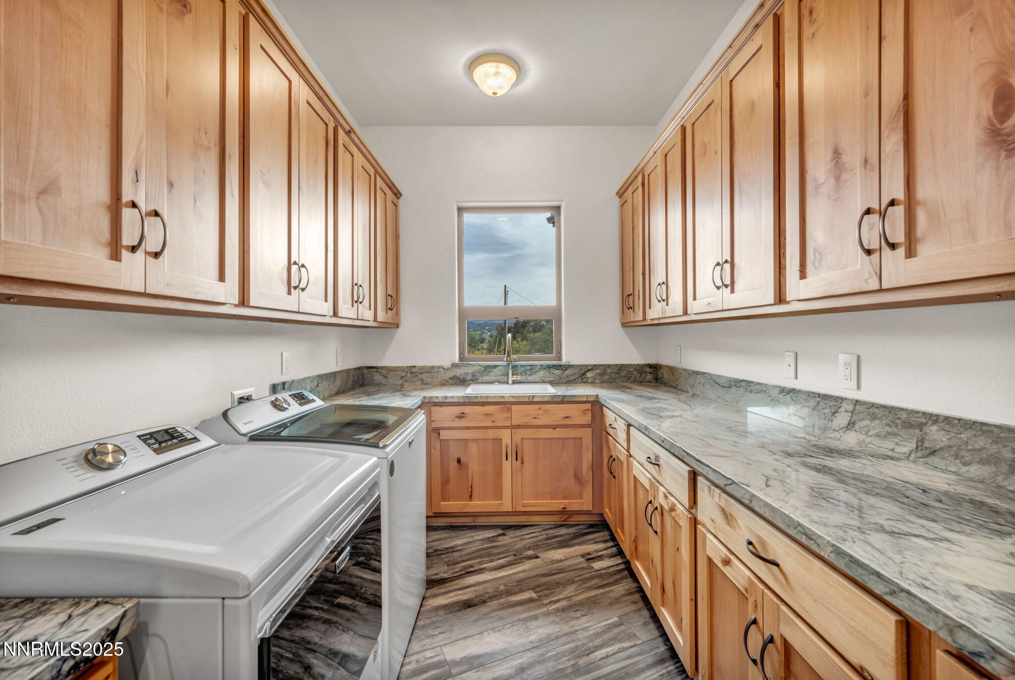 100-web-or-mls-656-stones-throw-rd