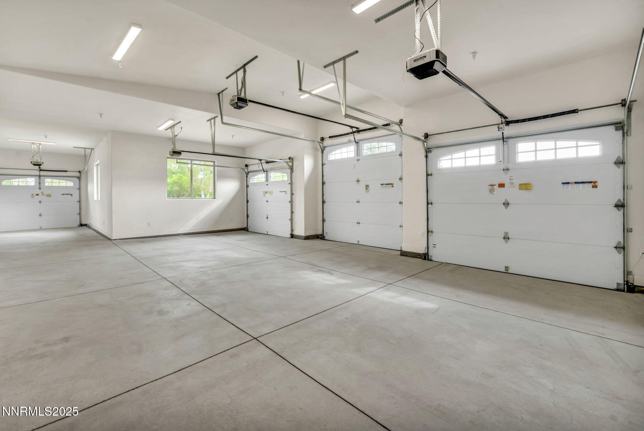 101-web-or-mls-656-stones-throw-rd