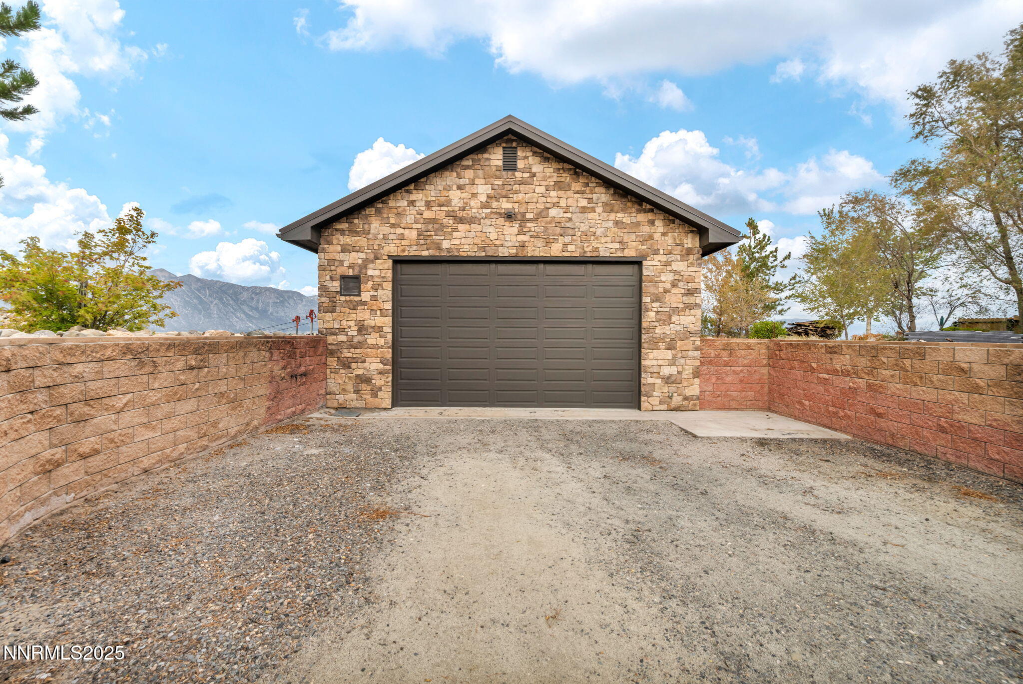 43-web-or-mls-656-stones-throw-rd
