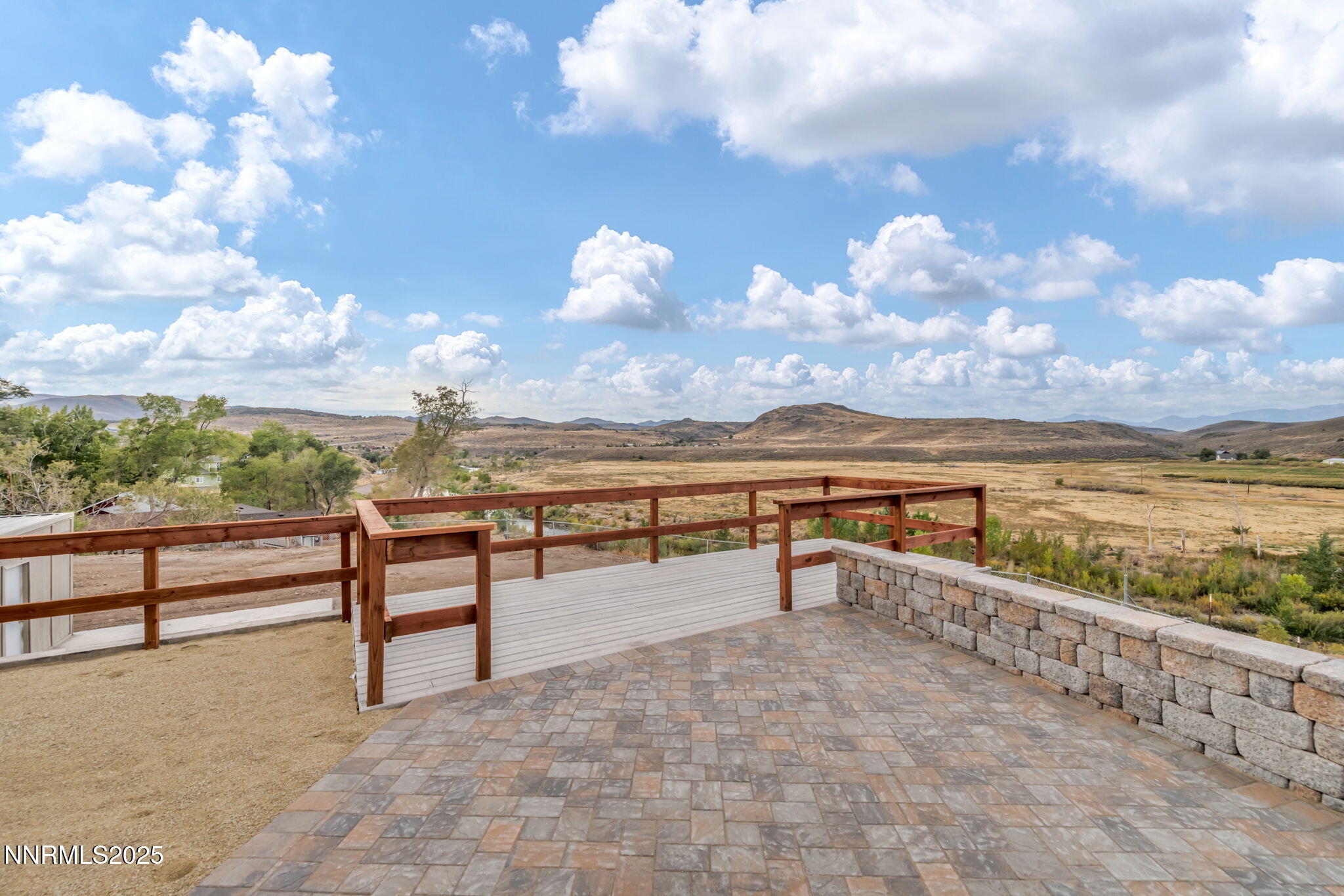 29-web-or-mls-656-stones-throw-rd