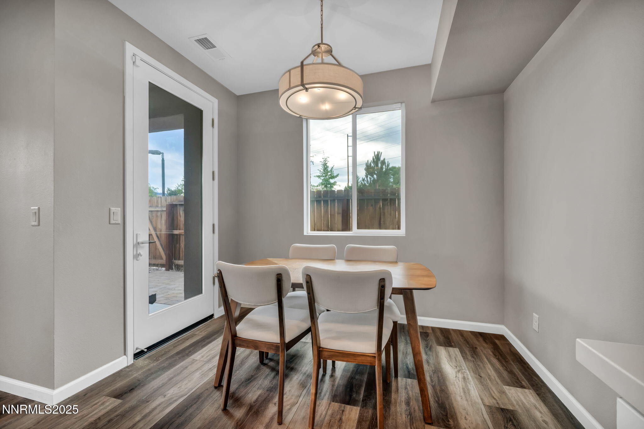 28-web-or-mls-2195-santona-cir