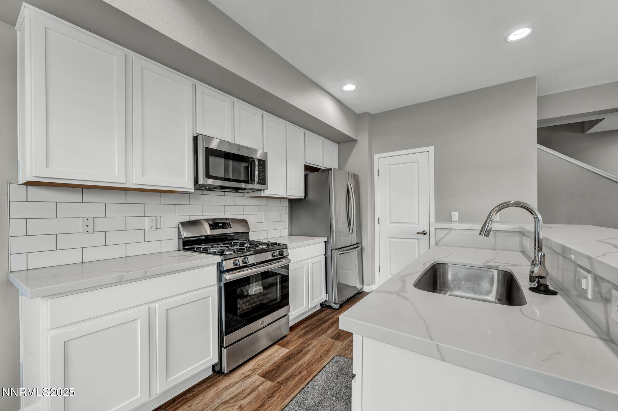 25-web-or-mls-2195-santona-cir