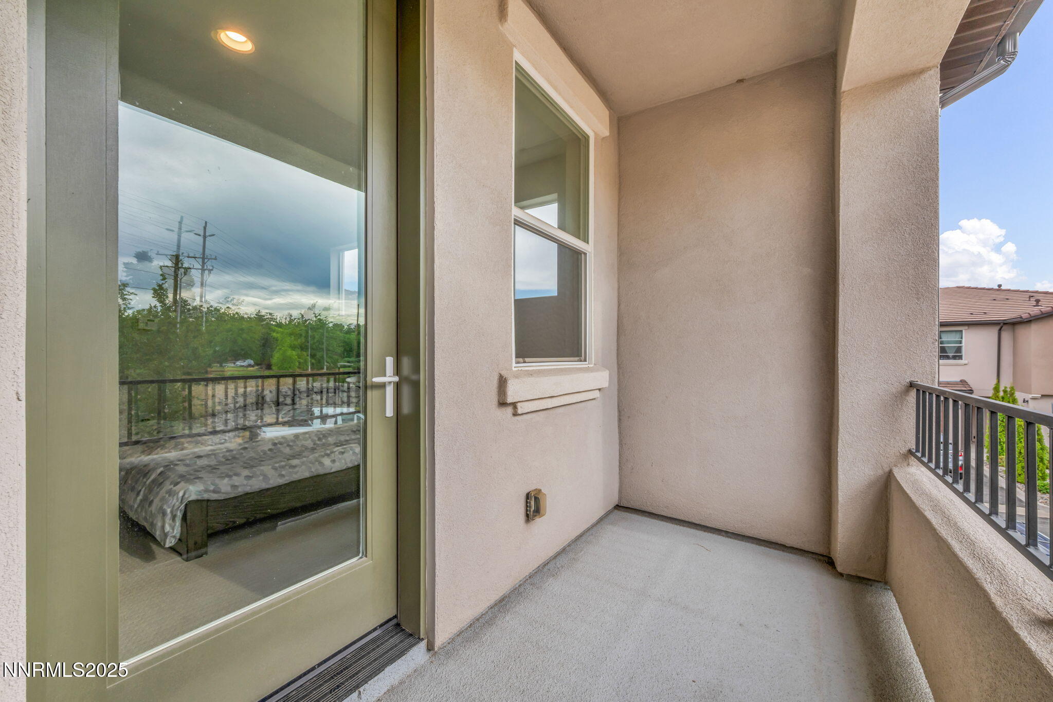 10-web-or-mls-2195-santona-cir