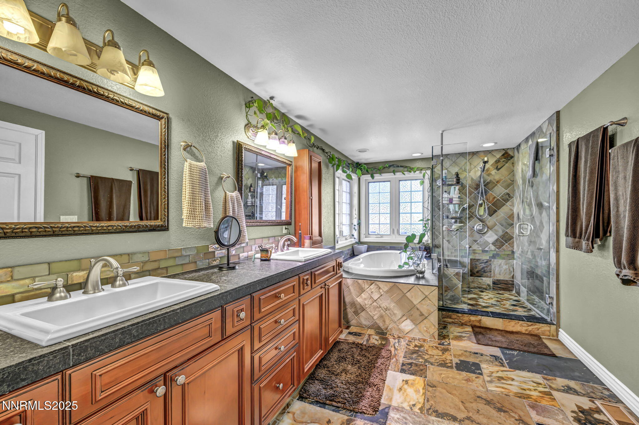 84-web-or-mls-1165-harvey-ln