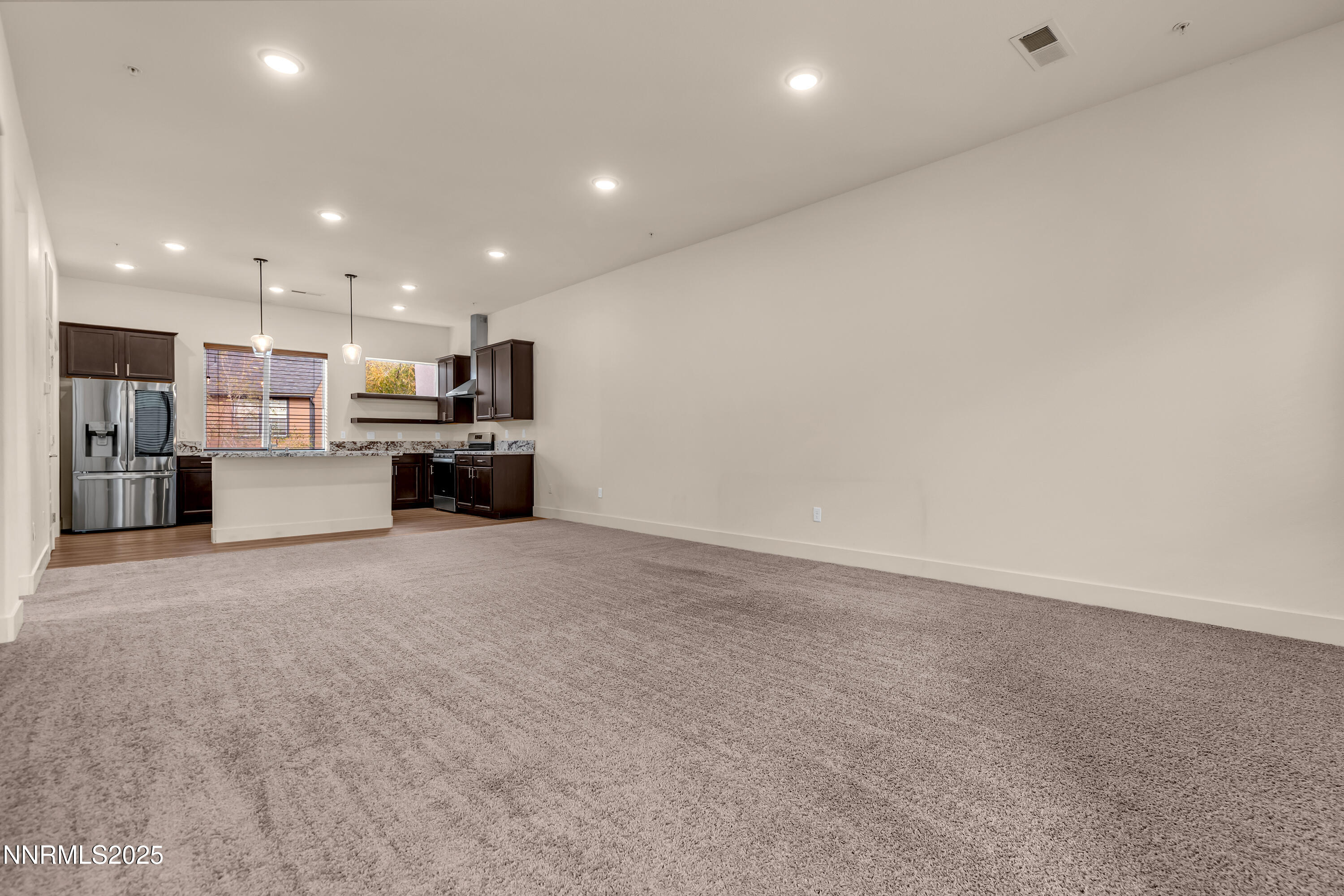 RiverHatching2562-006