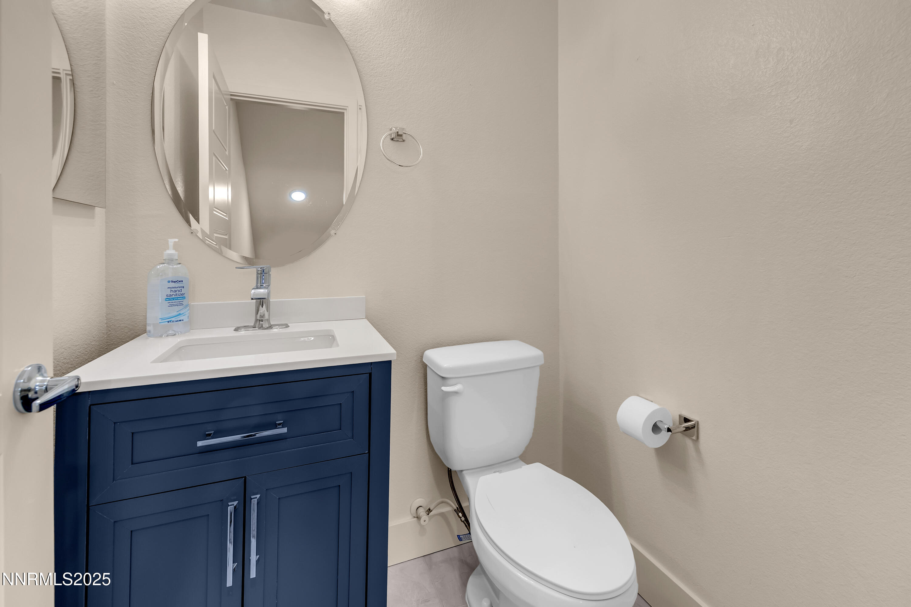 RiverHatching2562-026