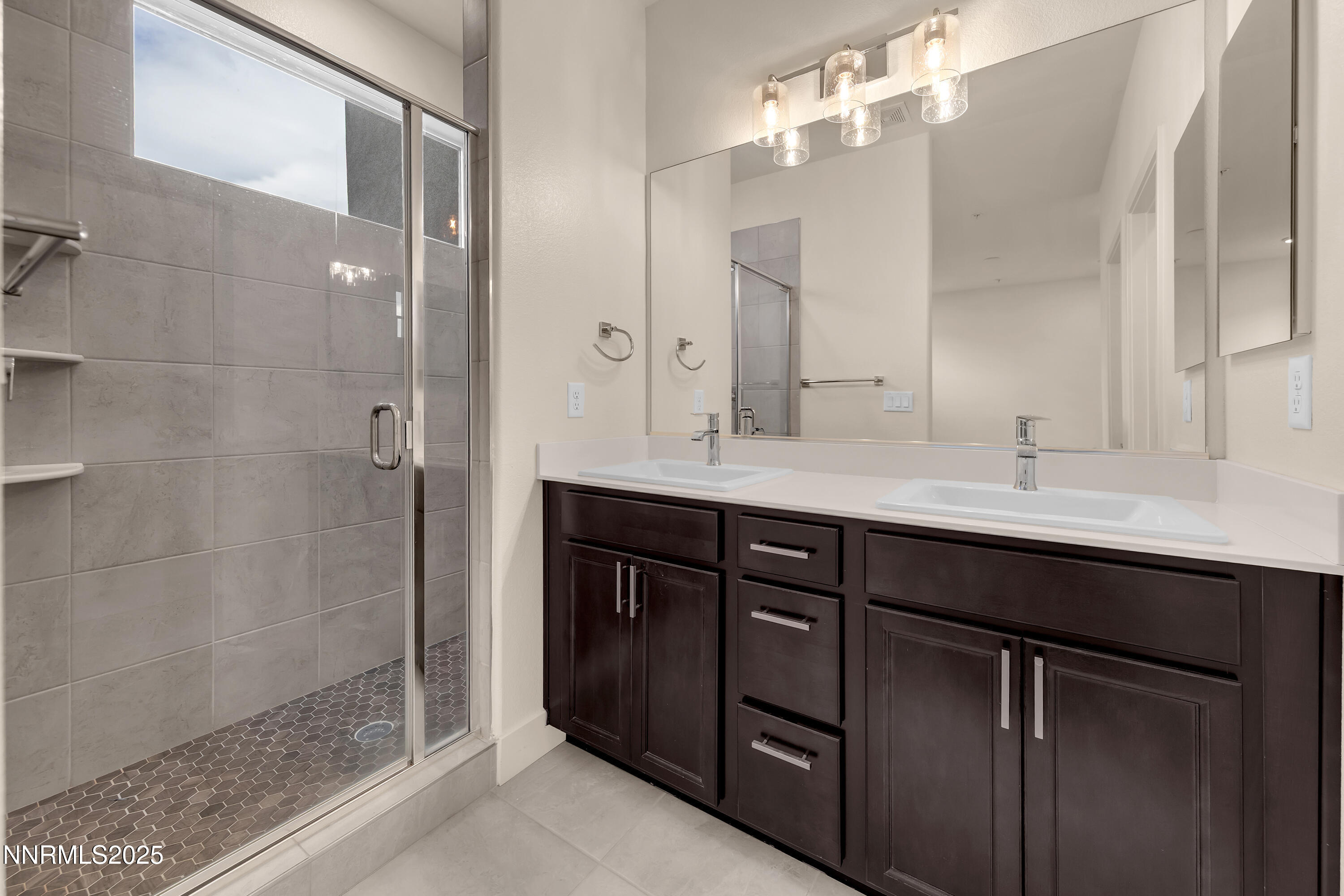 RiverHatching2562-017