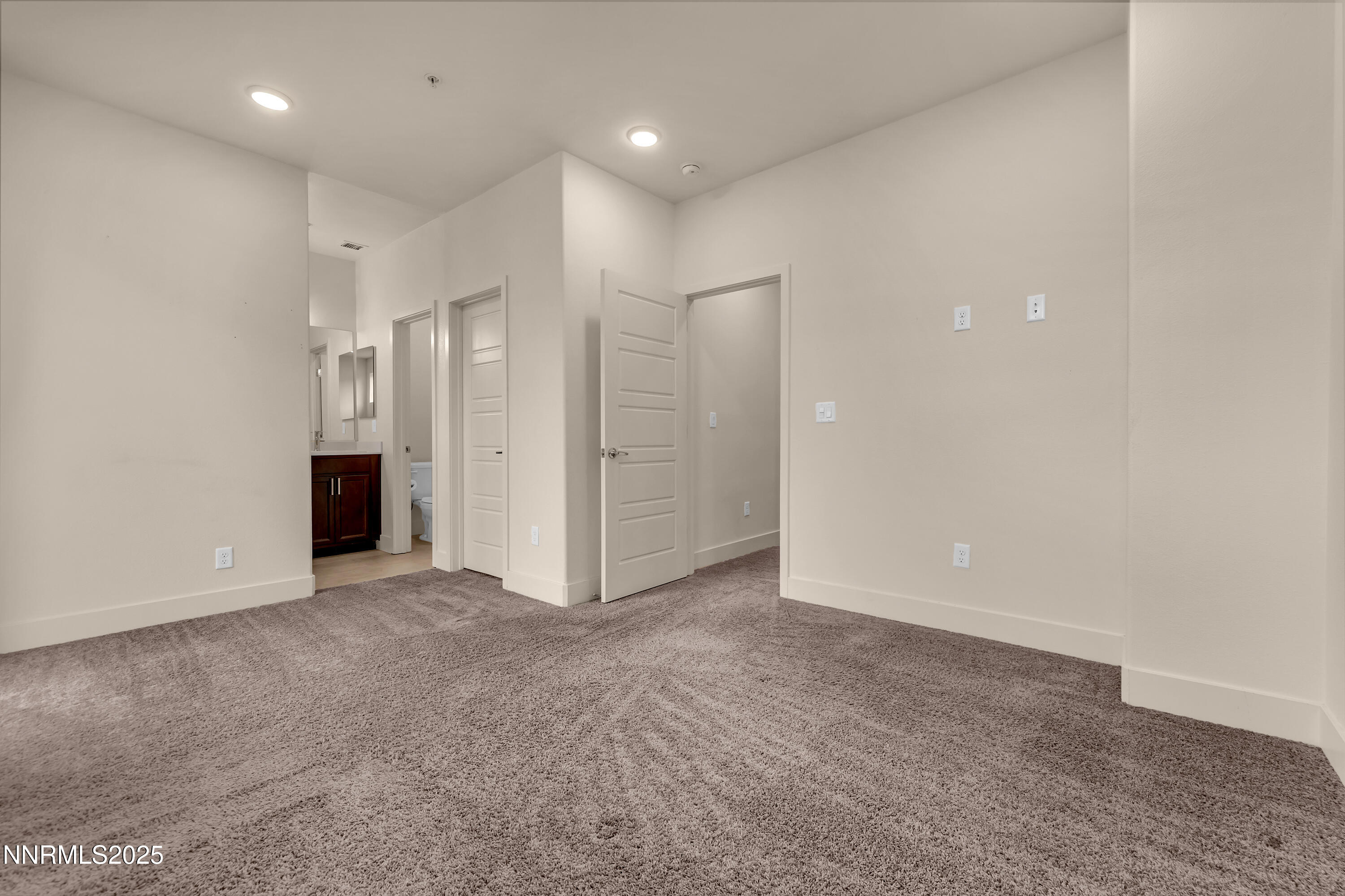 RiverHatching2562-016