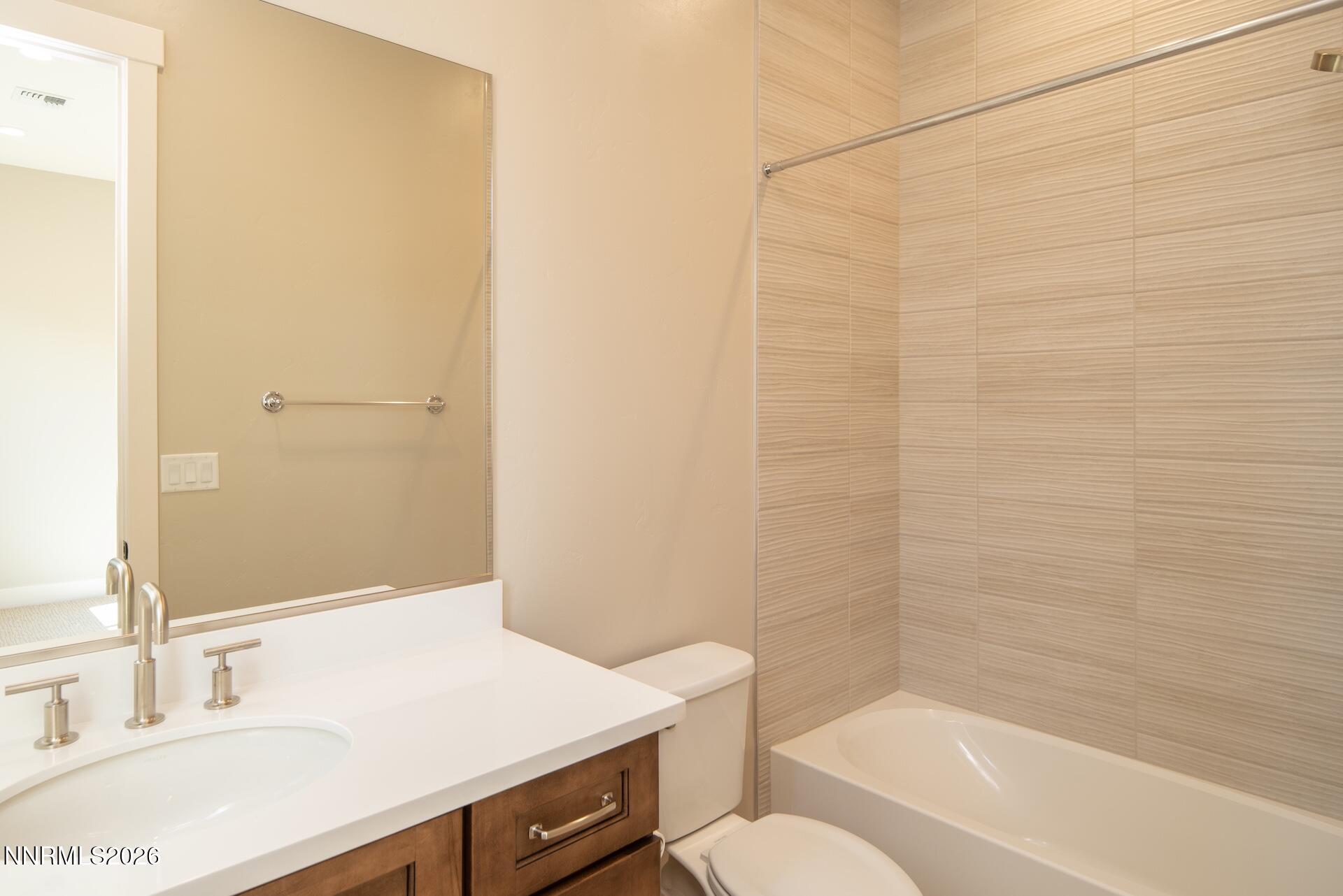 Bedroom 3 - Office - Bathroom