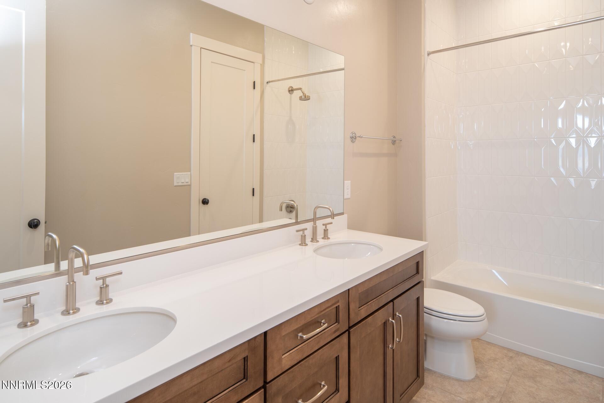 Bedroom 5 Hallway Bathroom