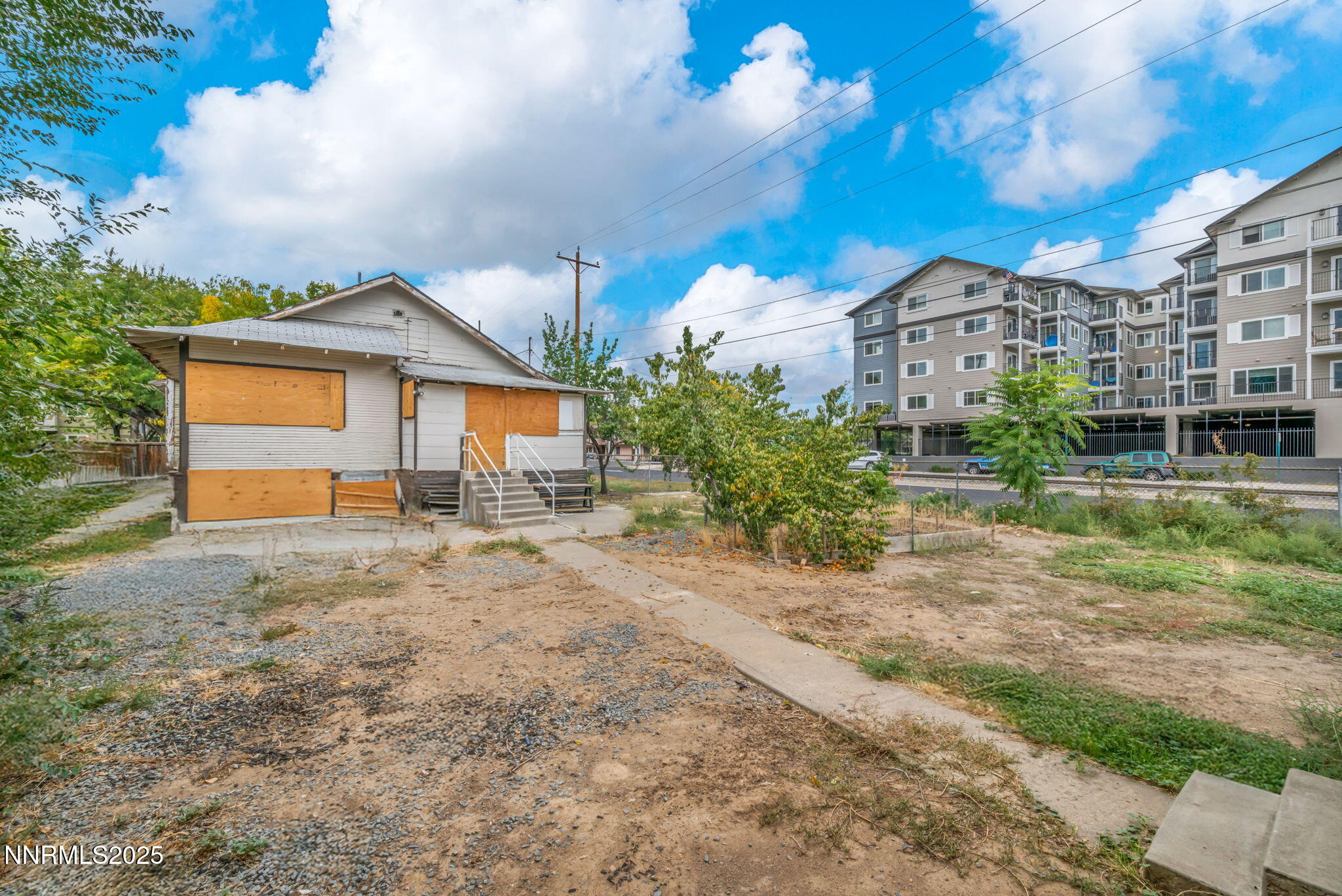 27-web-or-mls-336-e-7th-st