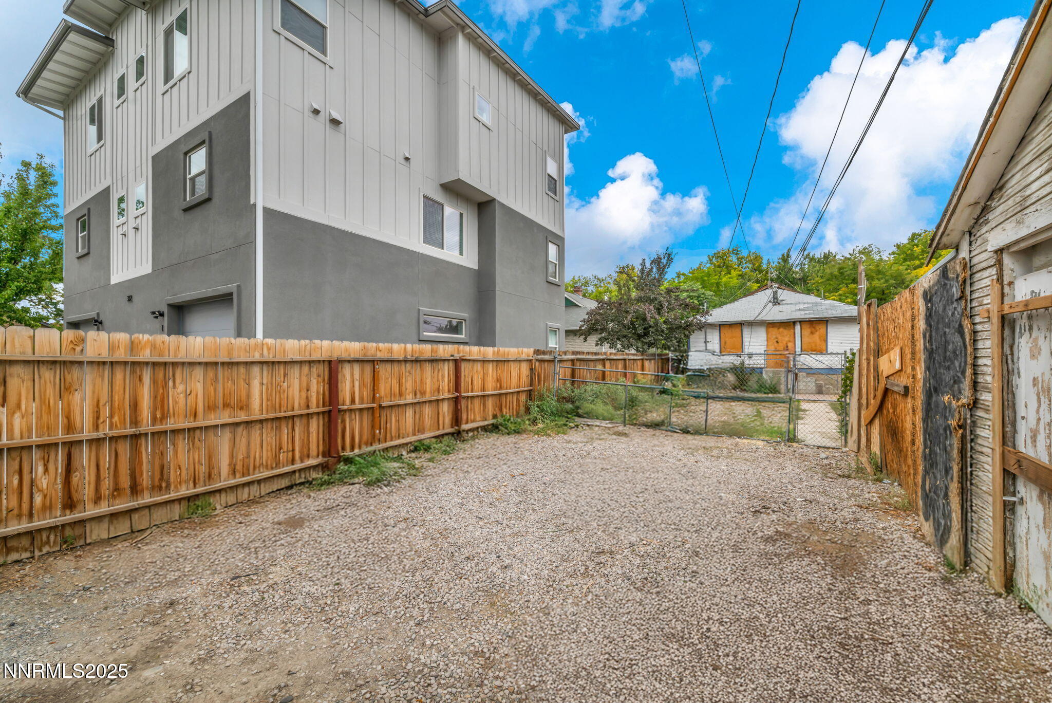 8-web-or-mls-336-e-7th-st