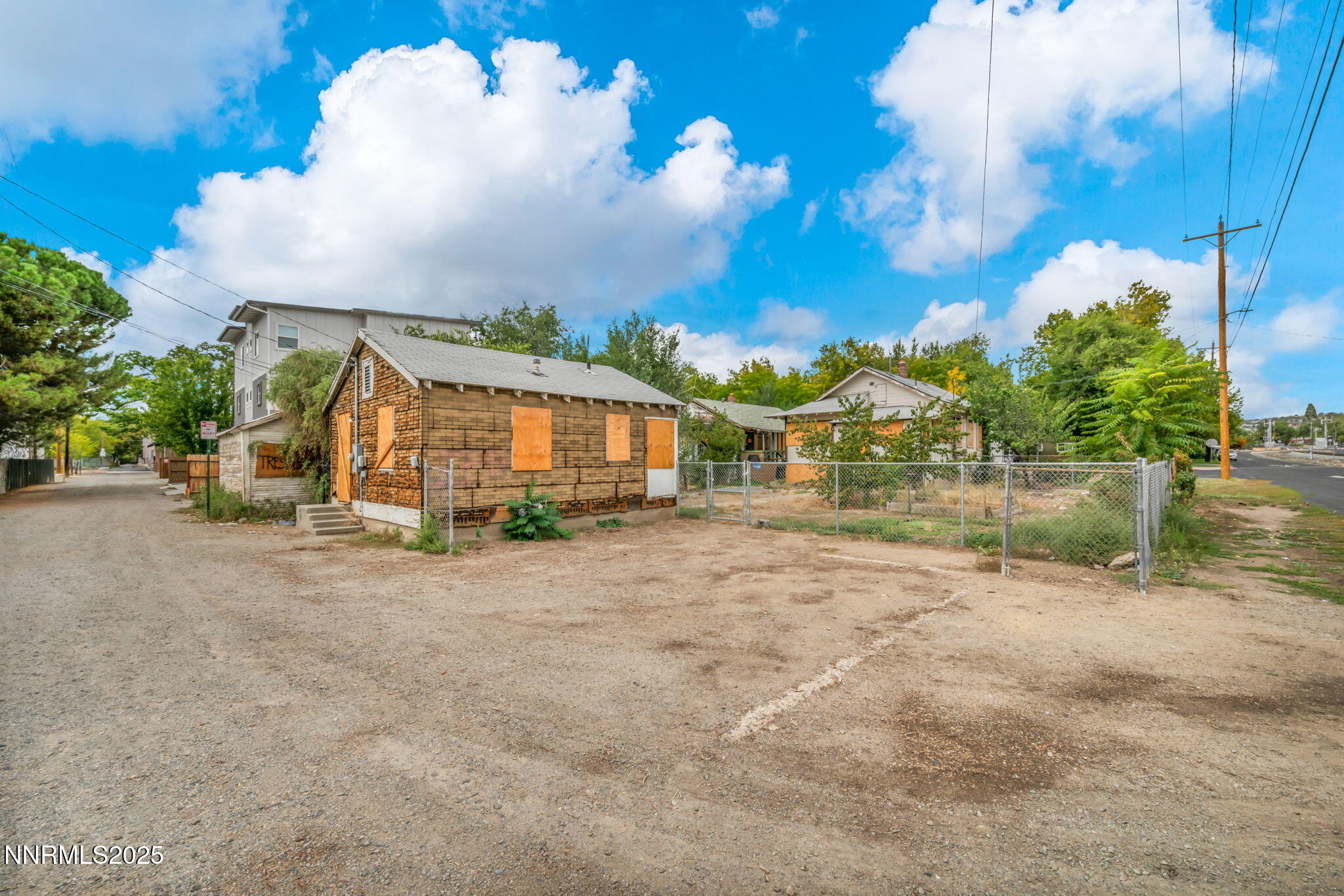 10-web-or-mls-336-e-7th-st