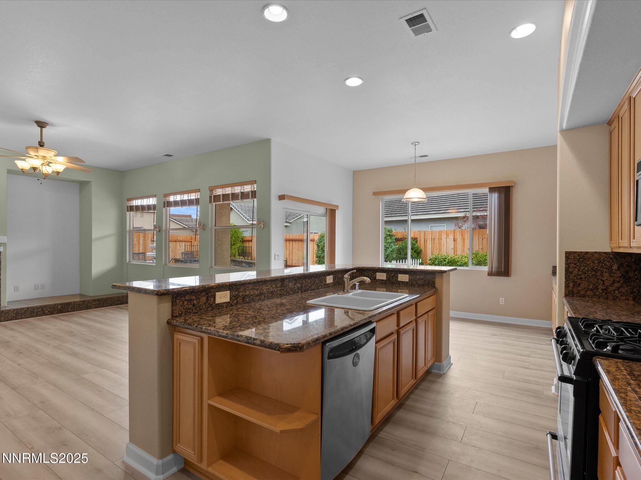 21-10316 Sterling View Ct-120