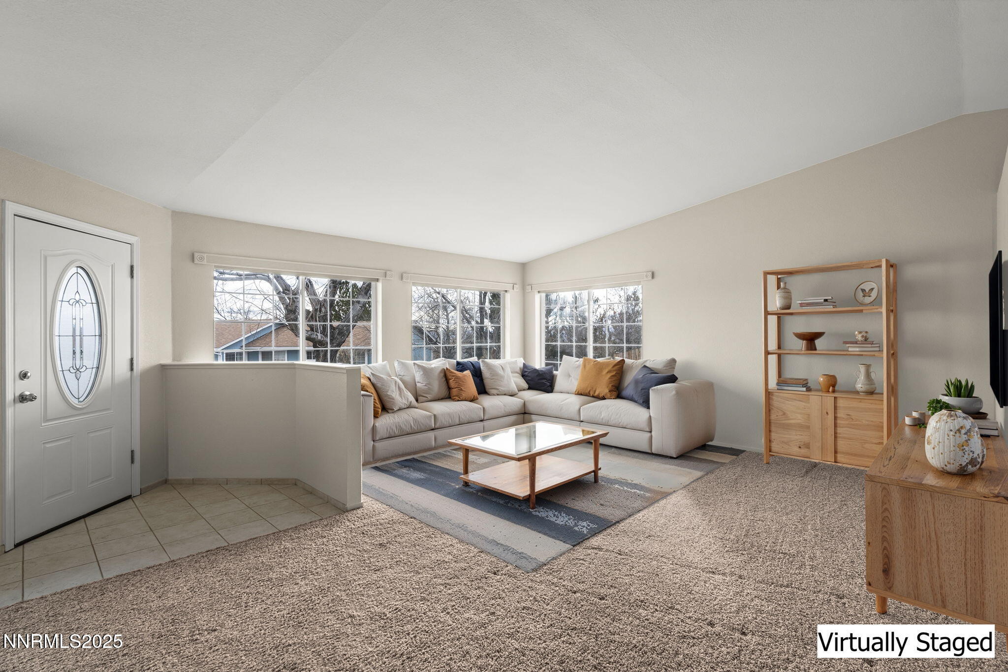 10-web-or-mls-645_Kane_Ct_Living_Room_07
