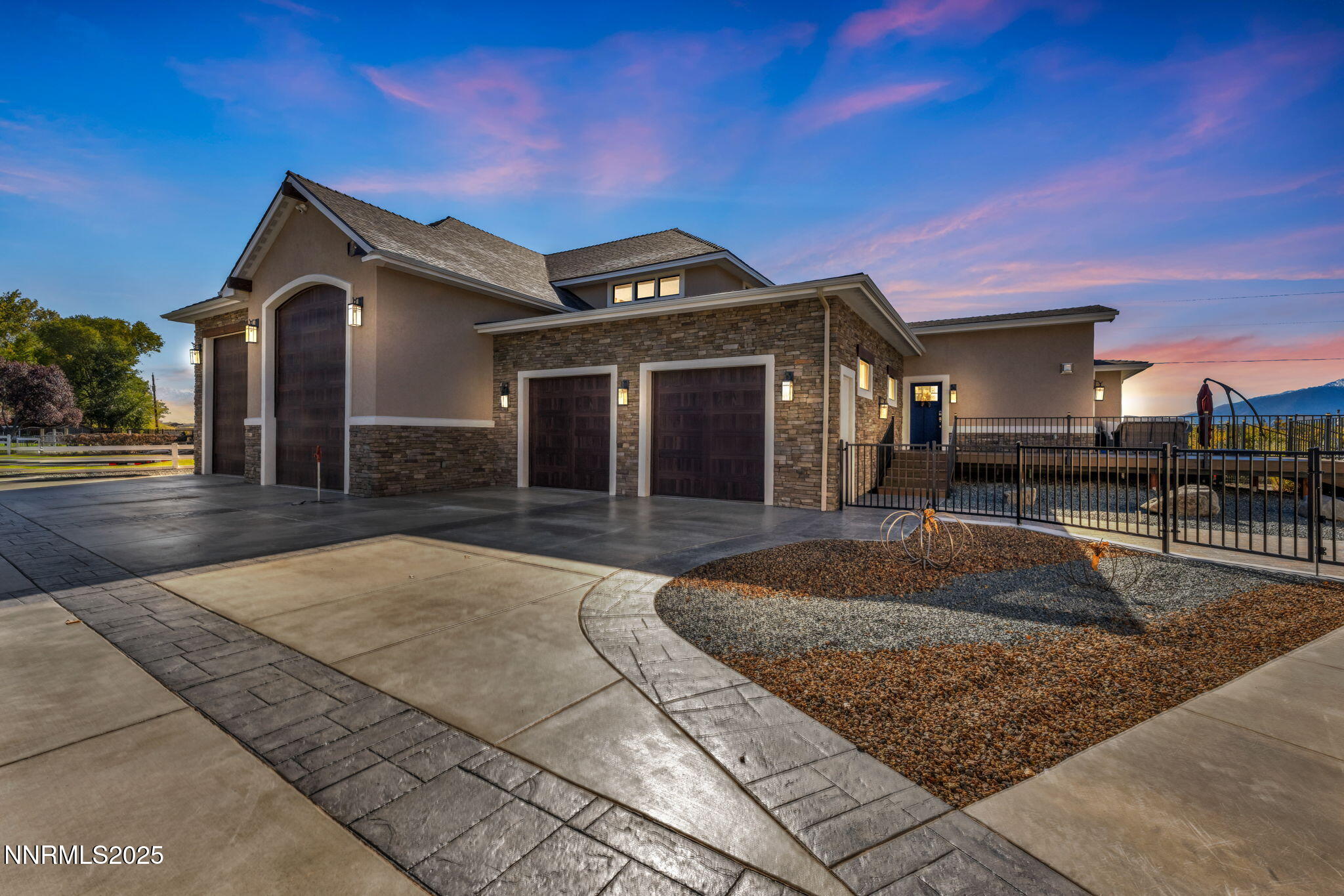 3-web-or-mls-1058-frieda-ln