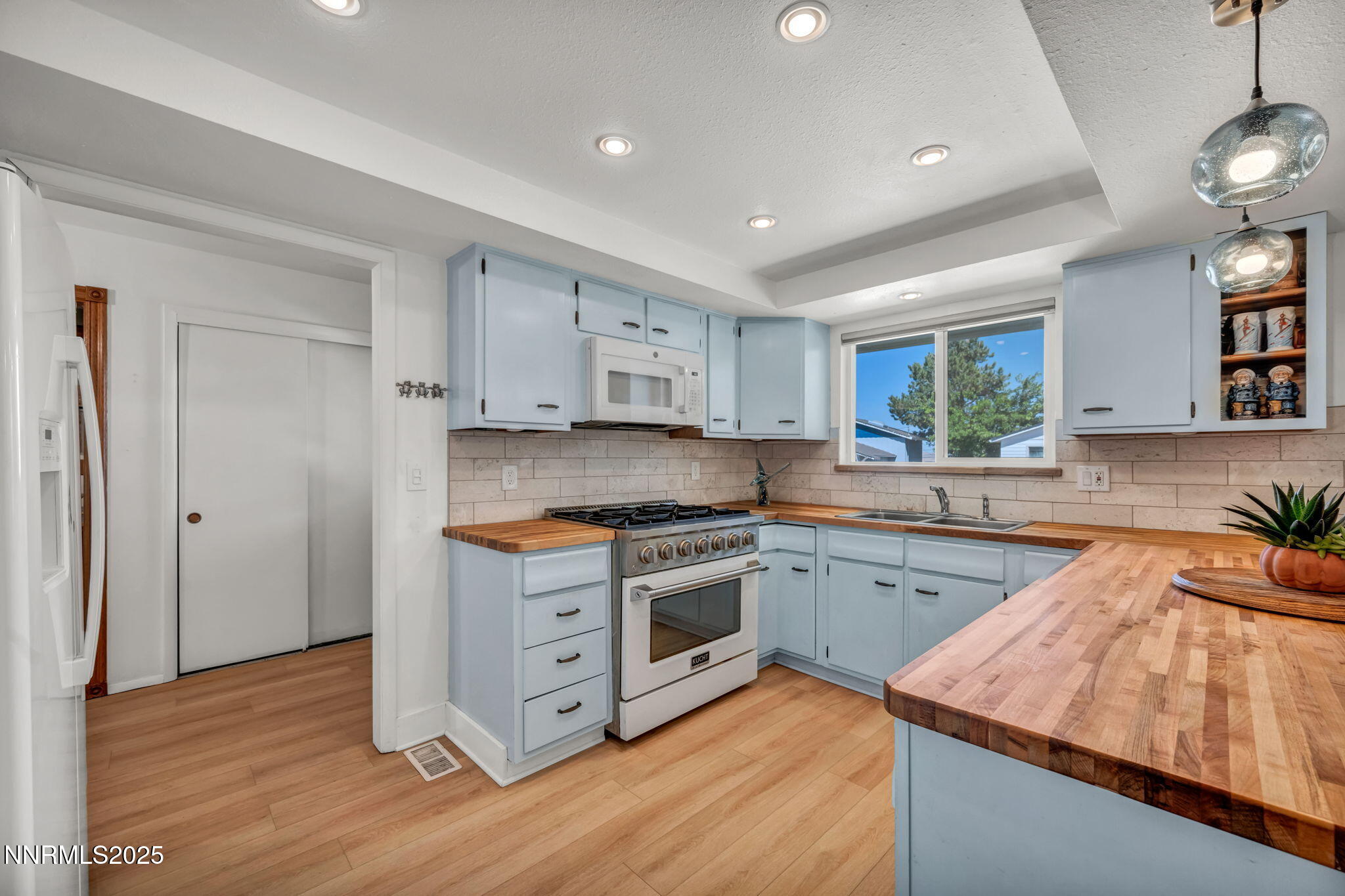 77-web-or-mls-3260-cashill-blvd