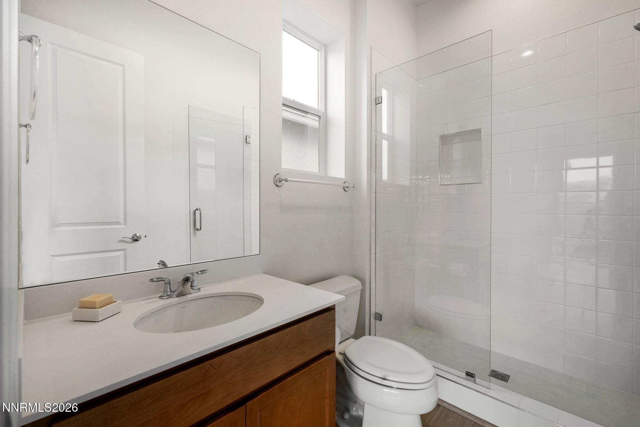 24-web-or-mls-9505 Copper Sky-25