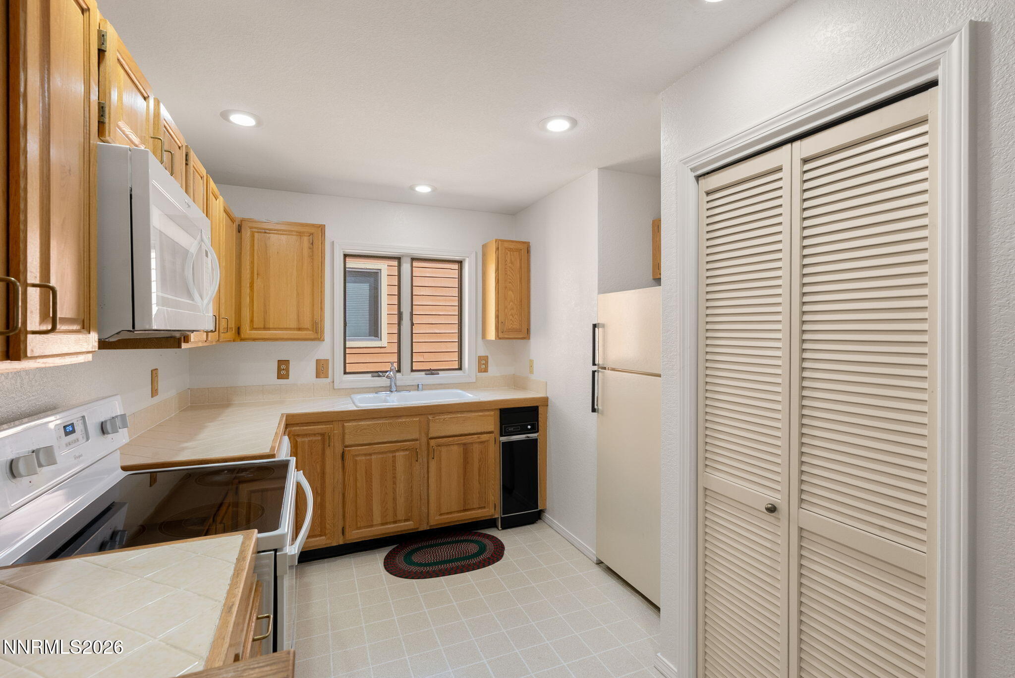 18-web-or-mls-120 Village unit 121-19