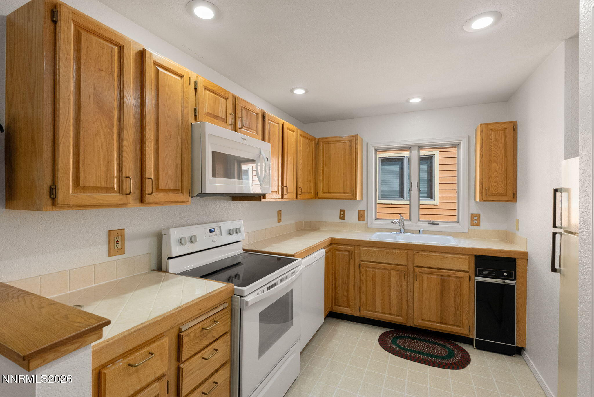 19-web-or-mls-120 Village unit 121-20