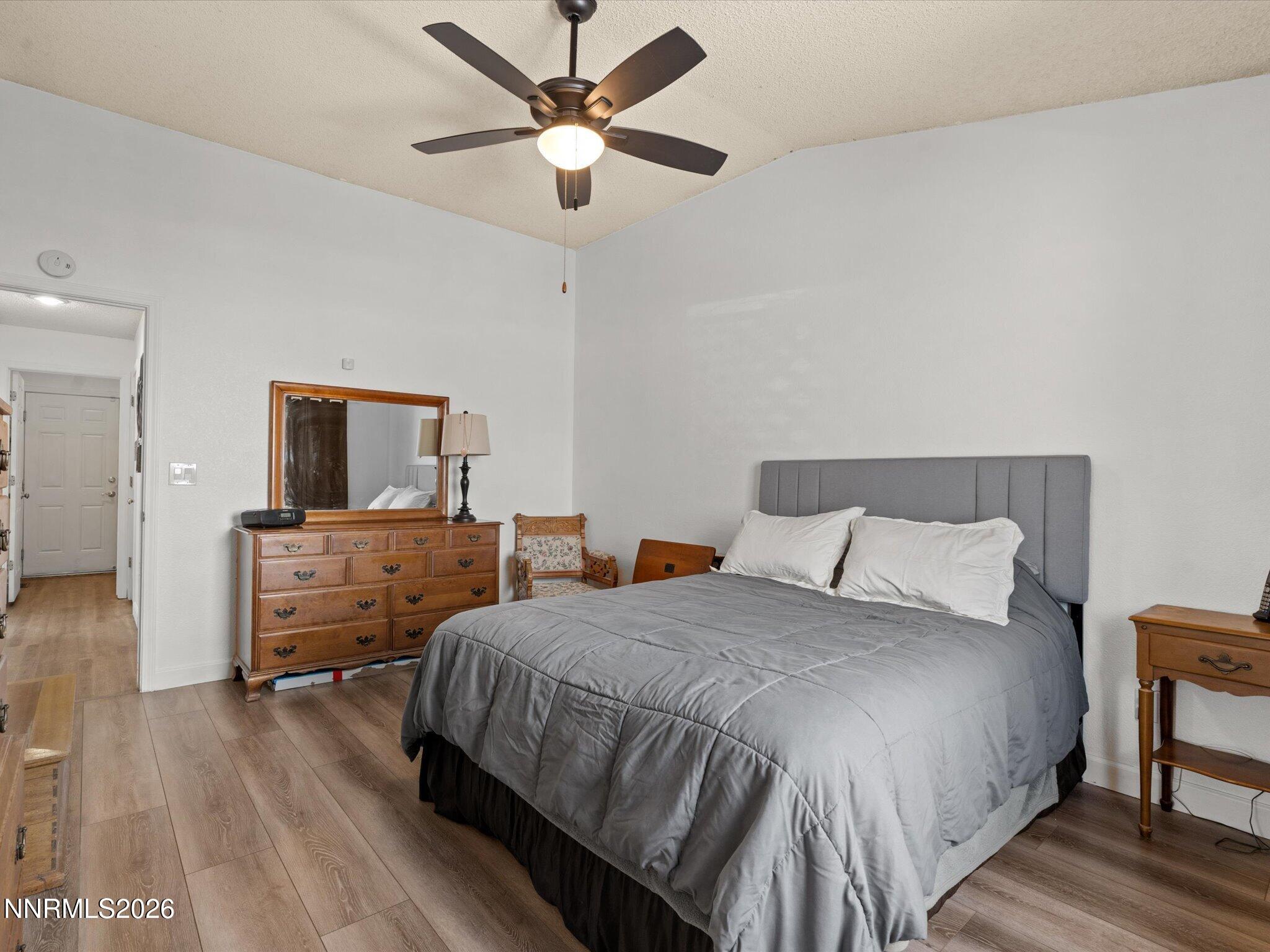 25-300 Kilborne Ave-124