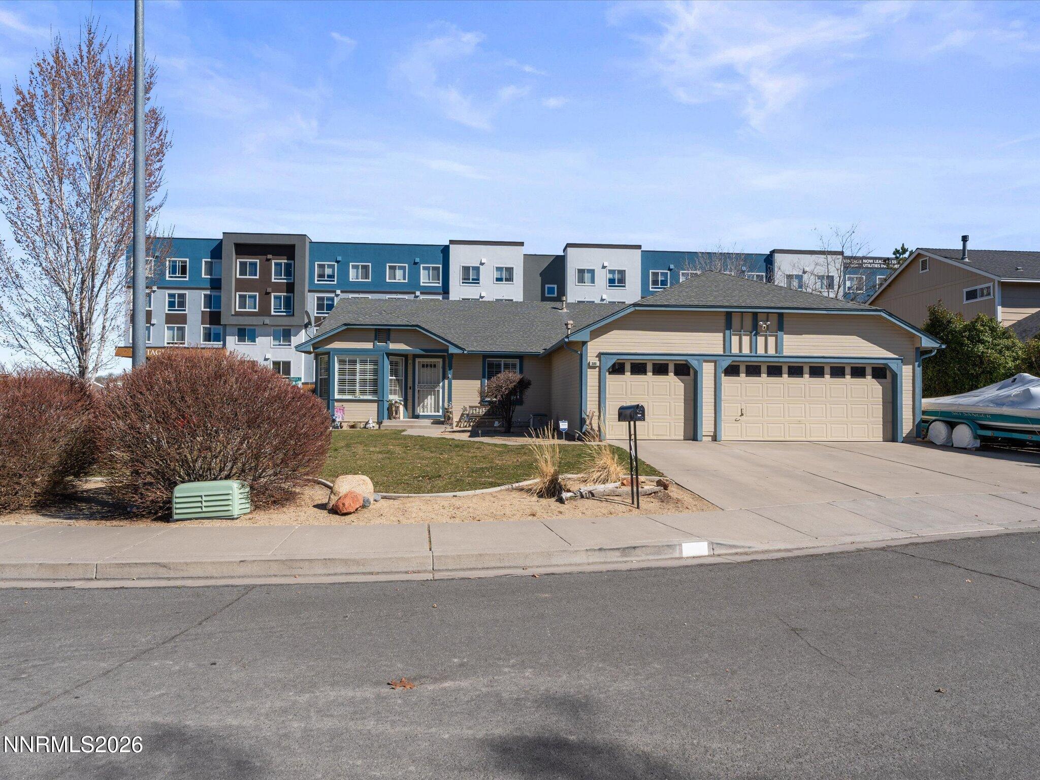 03-300 Kilborne Ave-102