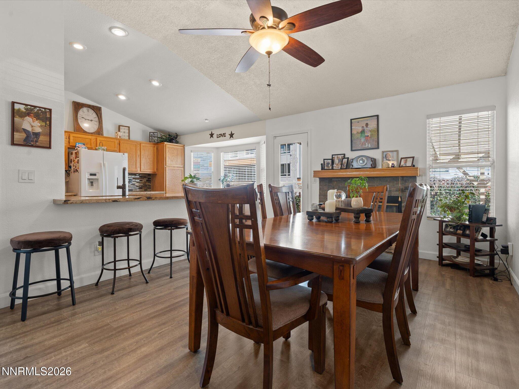 12-300 Kilborne Ave-111