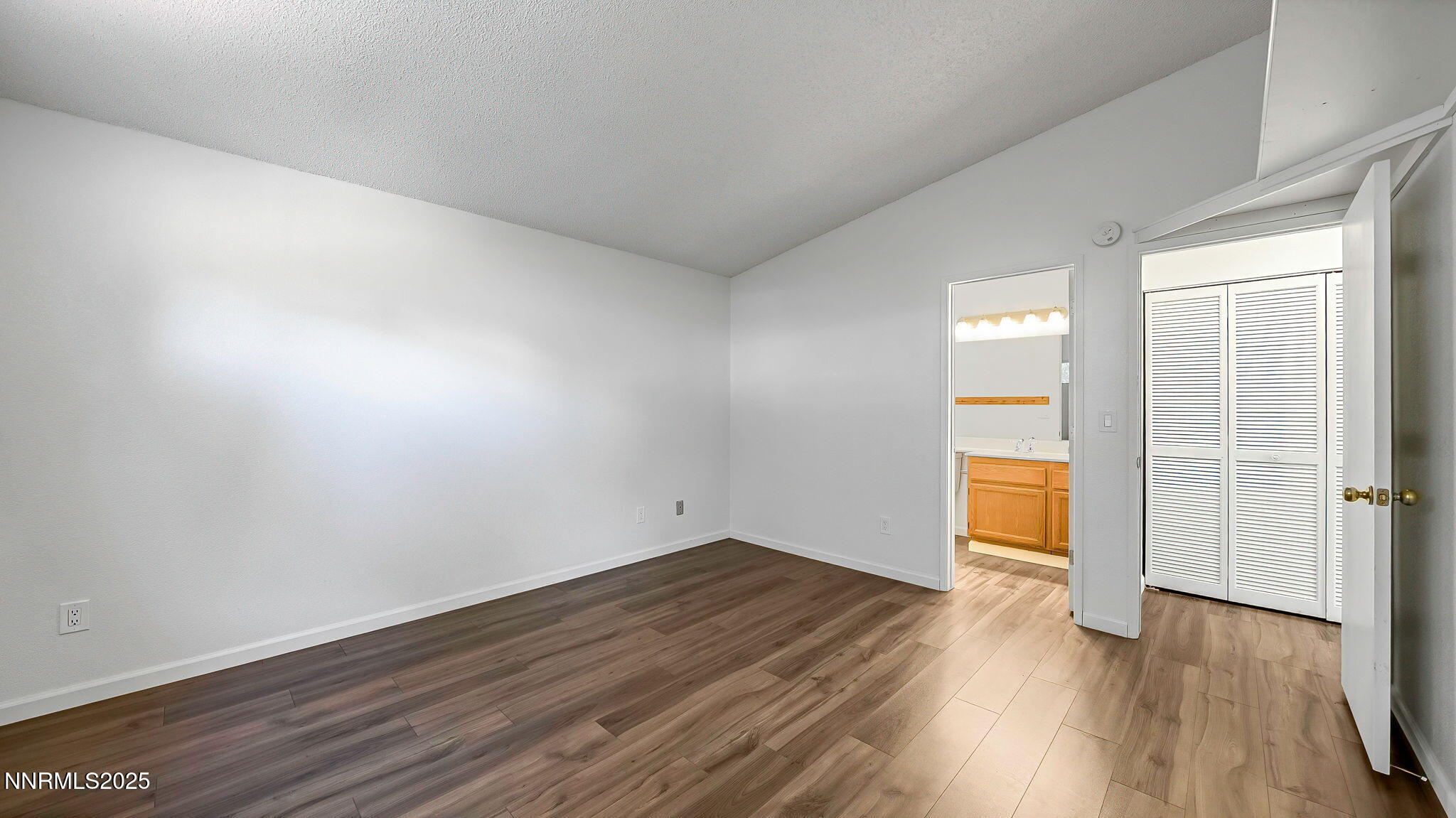 Sparks, Nevada 89434, United States, 2 Bedrooms Bedrooms, ,2 BathroomsBathrooms,Residential,Pending,188030