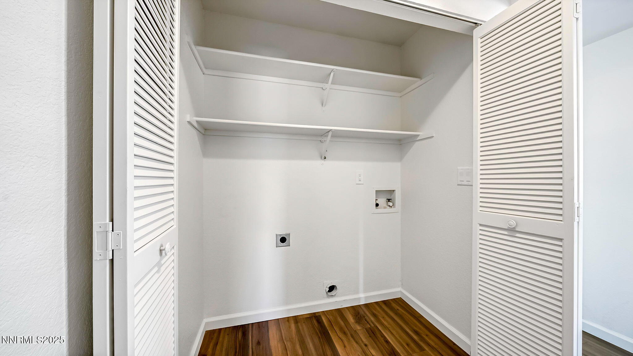 Sparks, Nevada 89434, United States, 2 Bedrooms Bedrooms, ,2 BathroomsBathrooms,Residential,Pending,188030