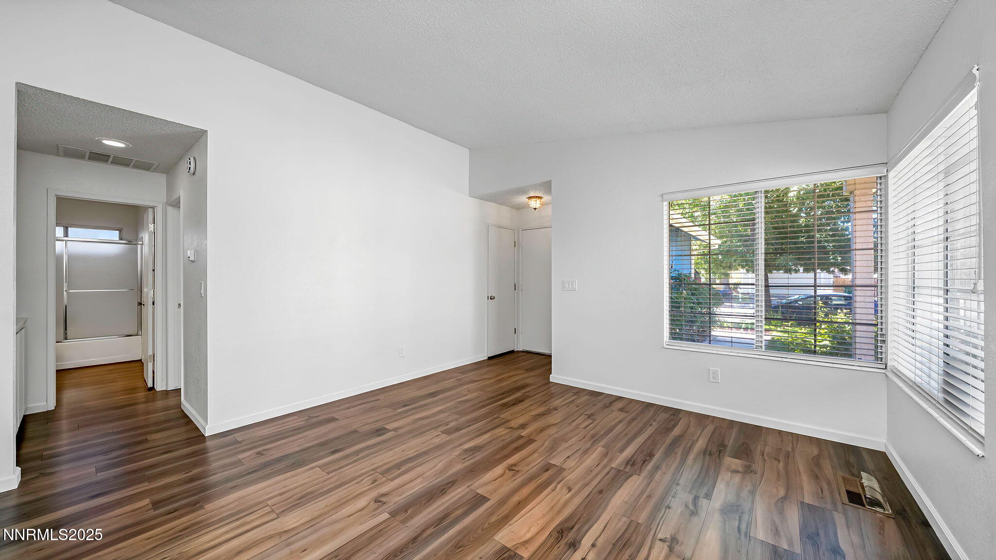 Sparks, Nevada 89434, United States, 2 Bedrooms Bedrooms, ,2 BathroomsBathrooms,Residential,Pending,188030