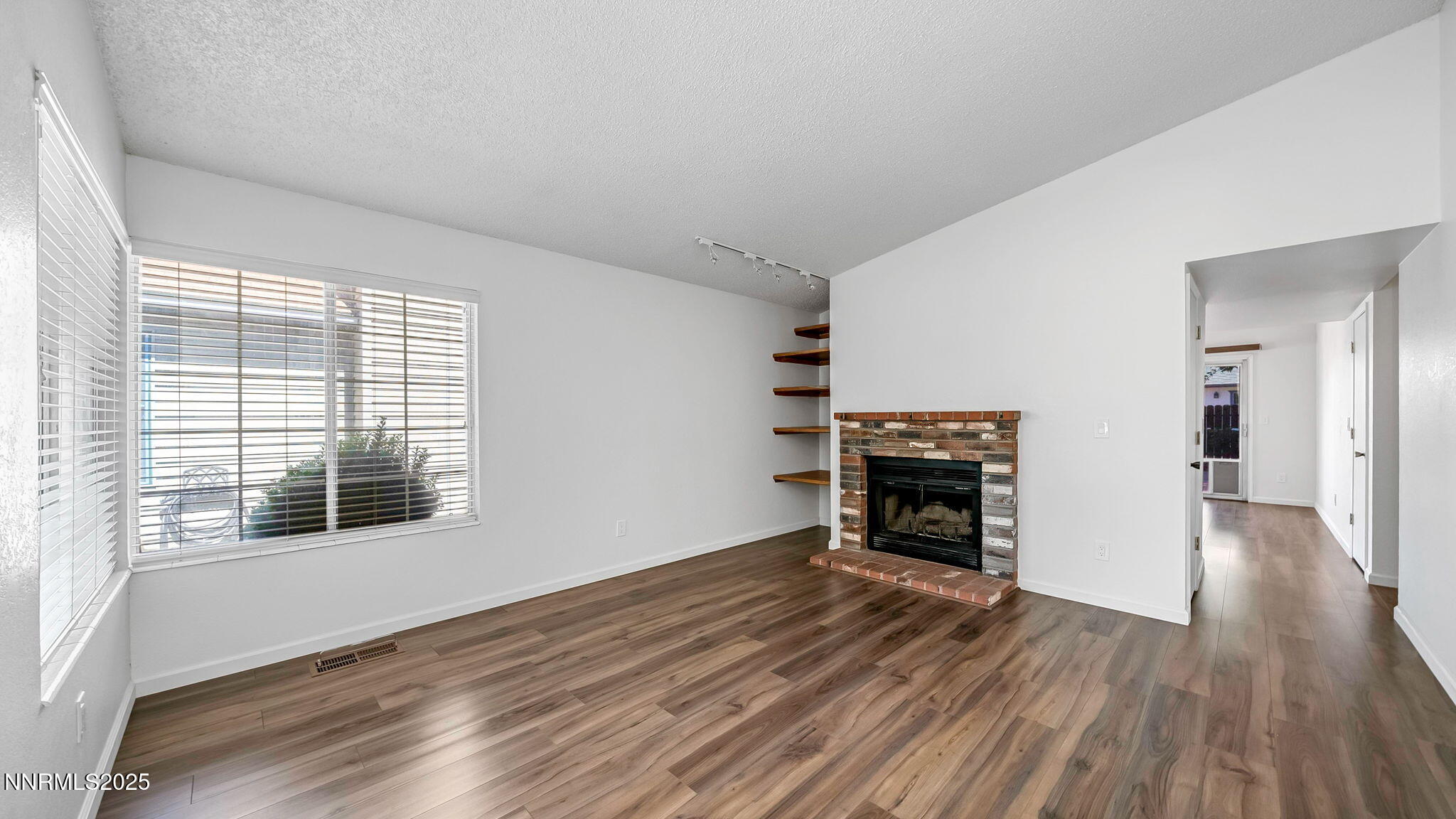 Sparks, Nevada 89434, United States, 2 Bedrooms Bedrooms, ,2 BathroomsBathrooms,Residential,Pending,188030