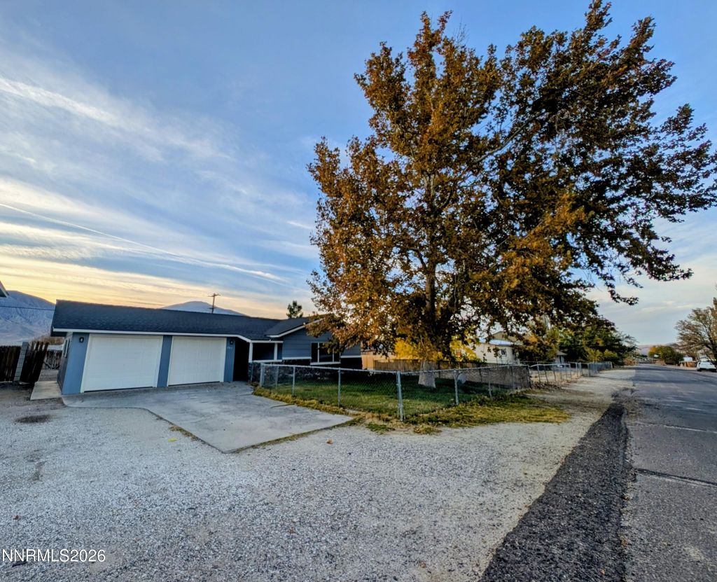 Photo of 367 Connelly Street, Hawthorne, NV 89415 (MLS # 260003669)