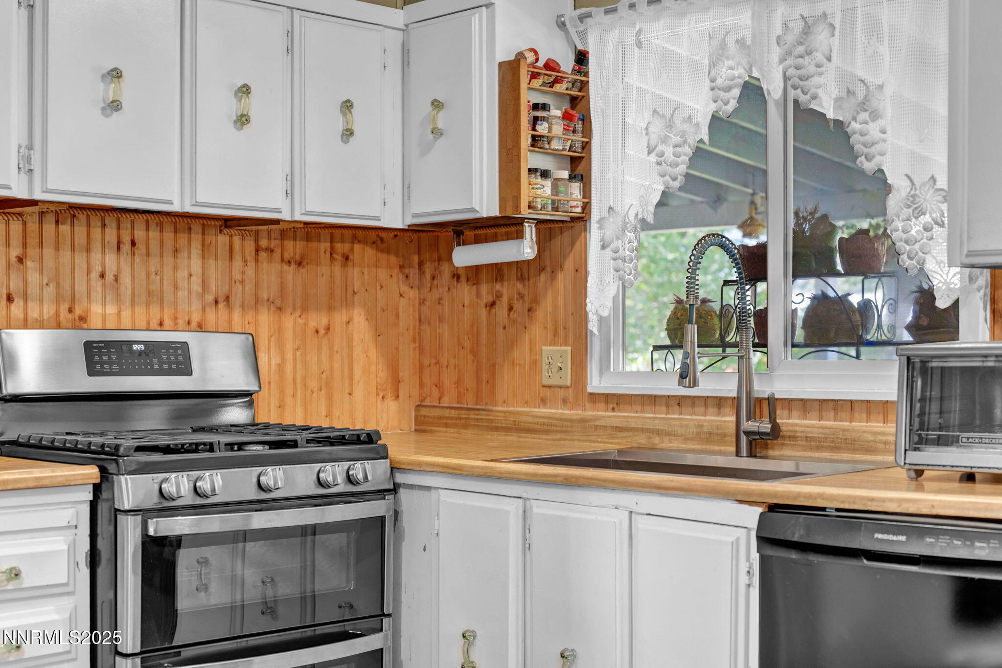 41-web-or-mls-4000-bobolink-cir