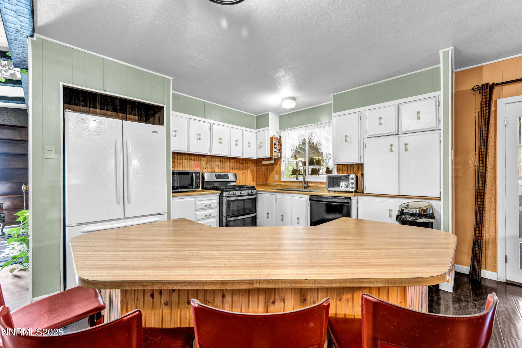 66-web-or-mls-4000-bobolink-cir