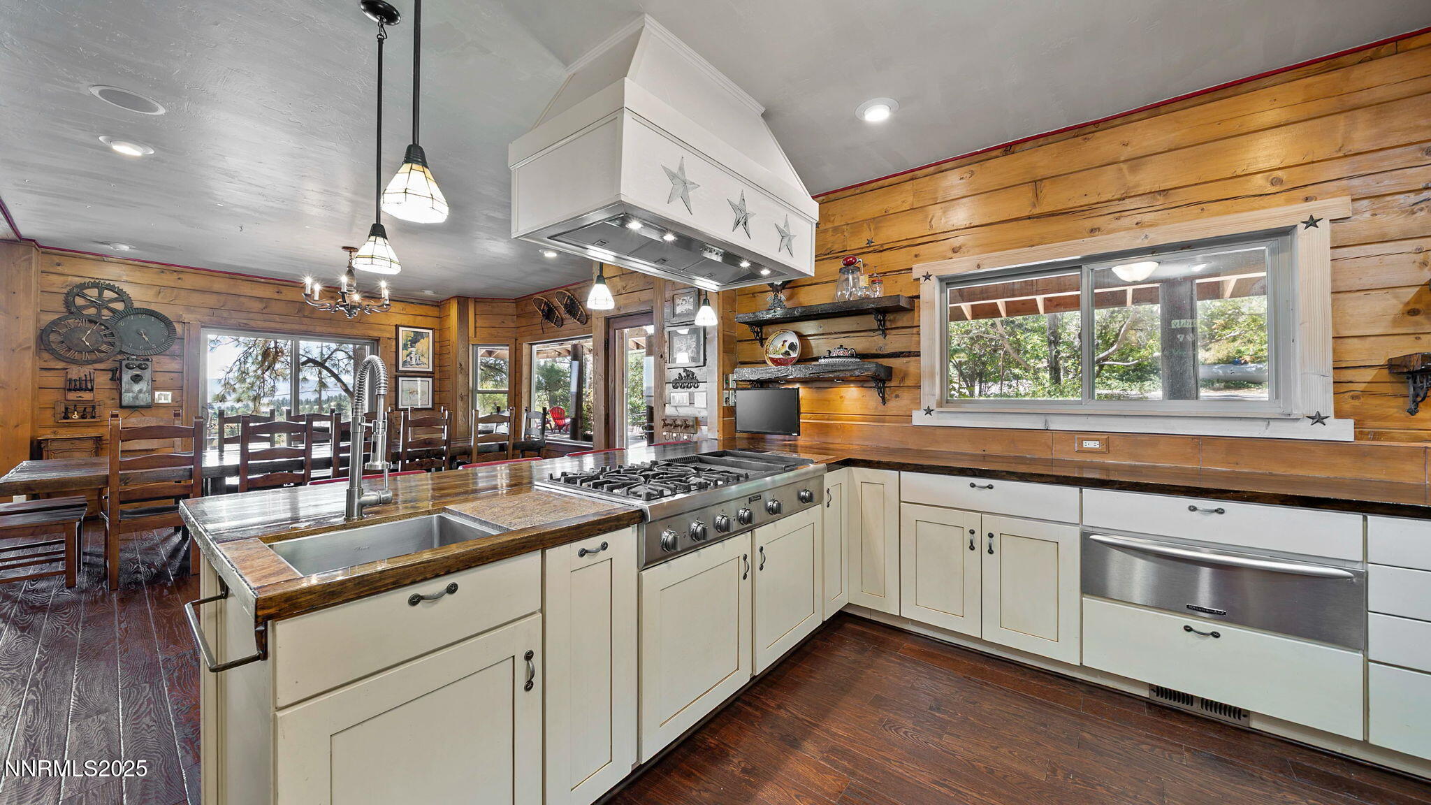 Reno, Nevada 89511, United States, 5 Bedrooms Bedrooms, ,5 BathroomsBathrooms,Residential,Active,119350