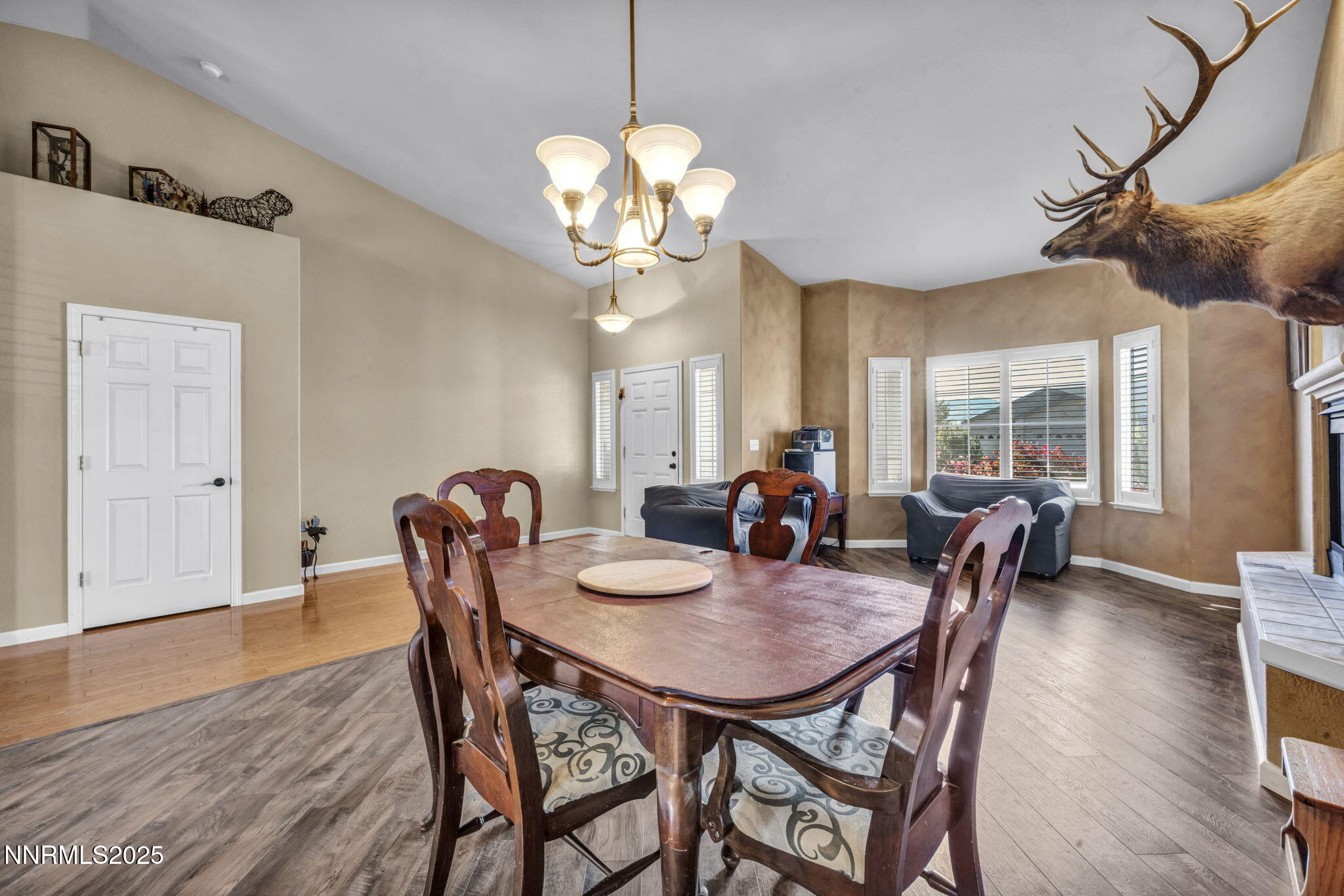 20-web-or-mls-20999-cameron-ct