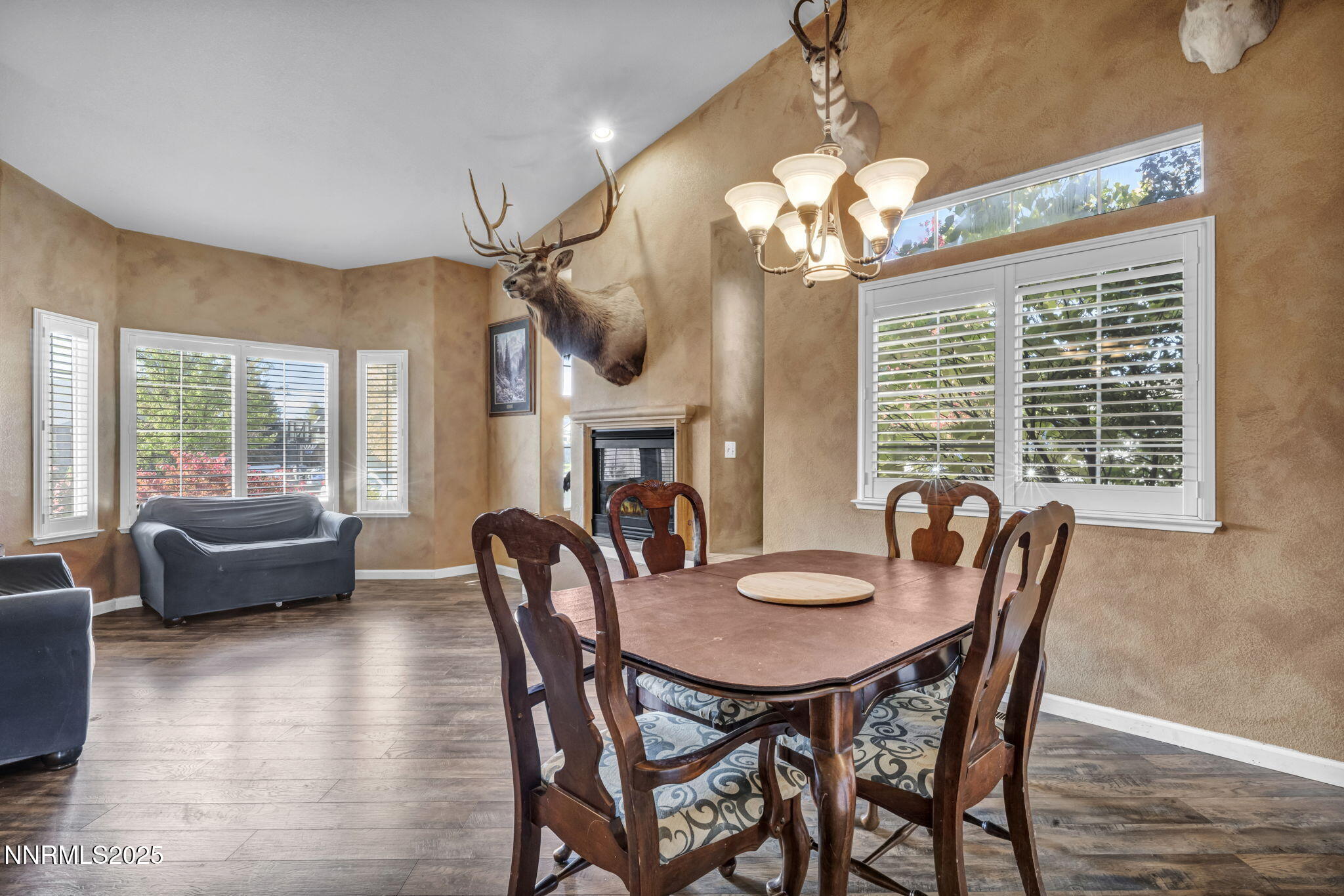 19-web-or-mls-20999-cameron-ct