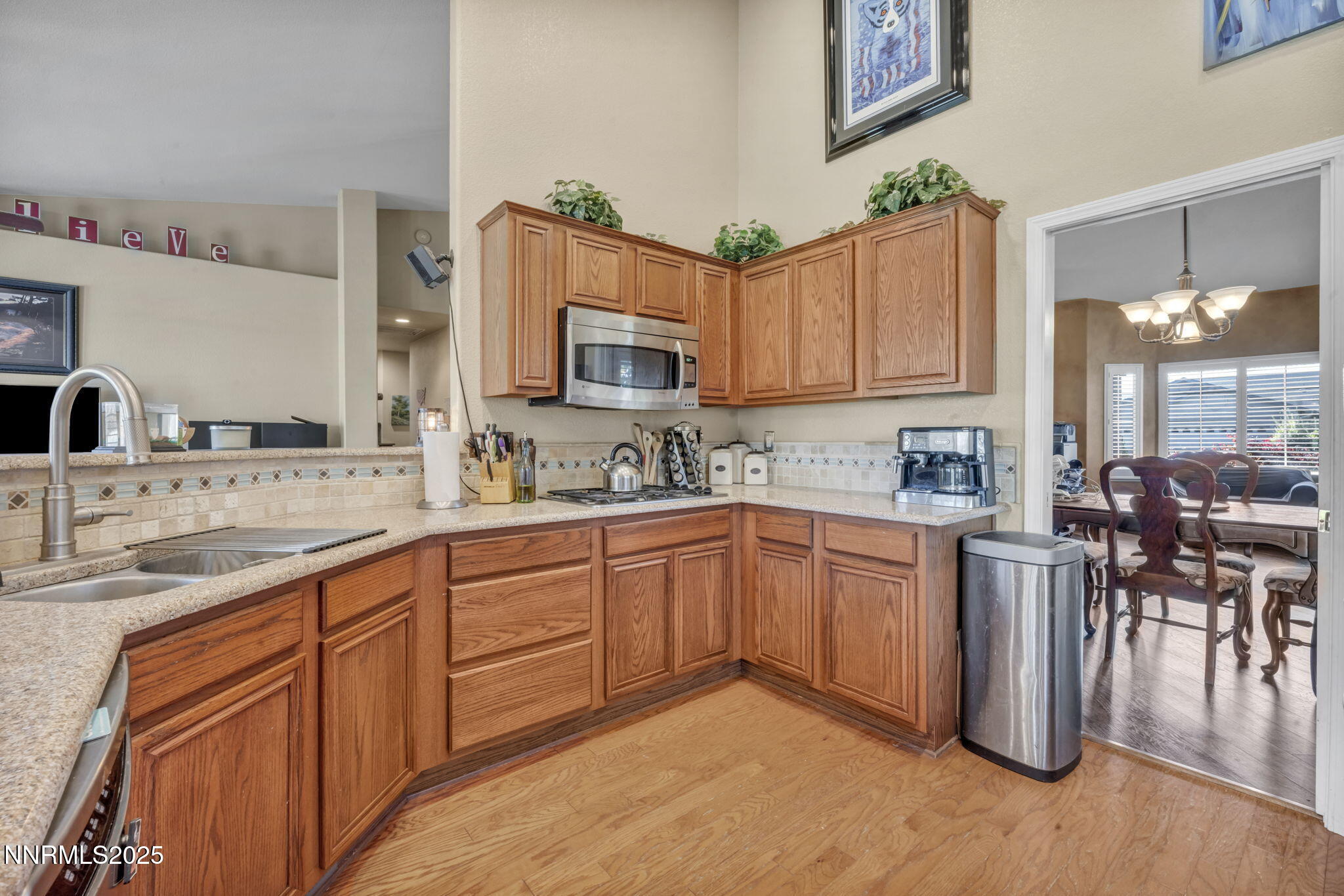 30-web-or-mls-20999-cameron-ct