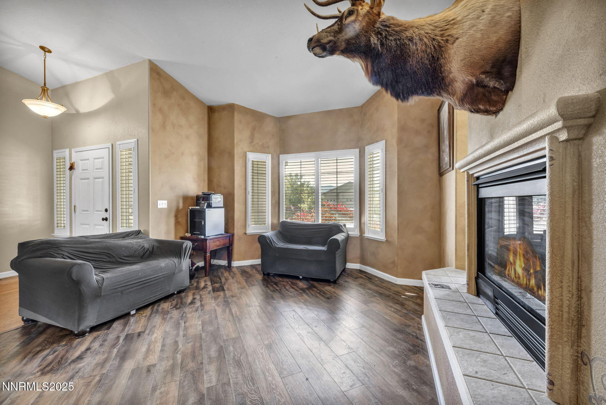 22-web-or-mls-20999-cameron-ct