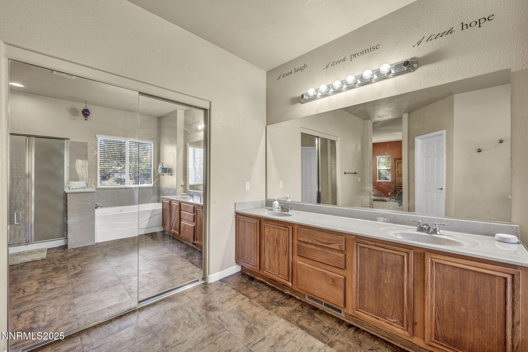 50-web-or-mls-20999-cameron-ct