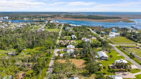 1ST ST W, STEINHATCHEE, FL 32359 - Image 4774f98cc421fcc7a4d71f2ffba635cb/3573457959