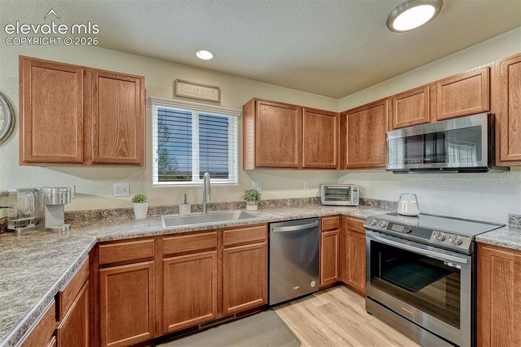2404 Shady Aspen Drive