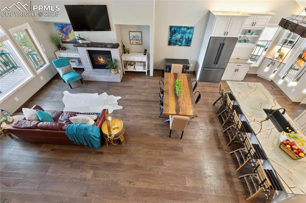 220 Crestwood Drive