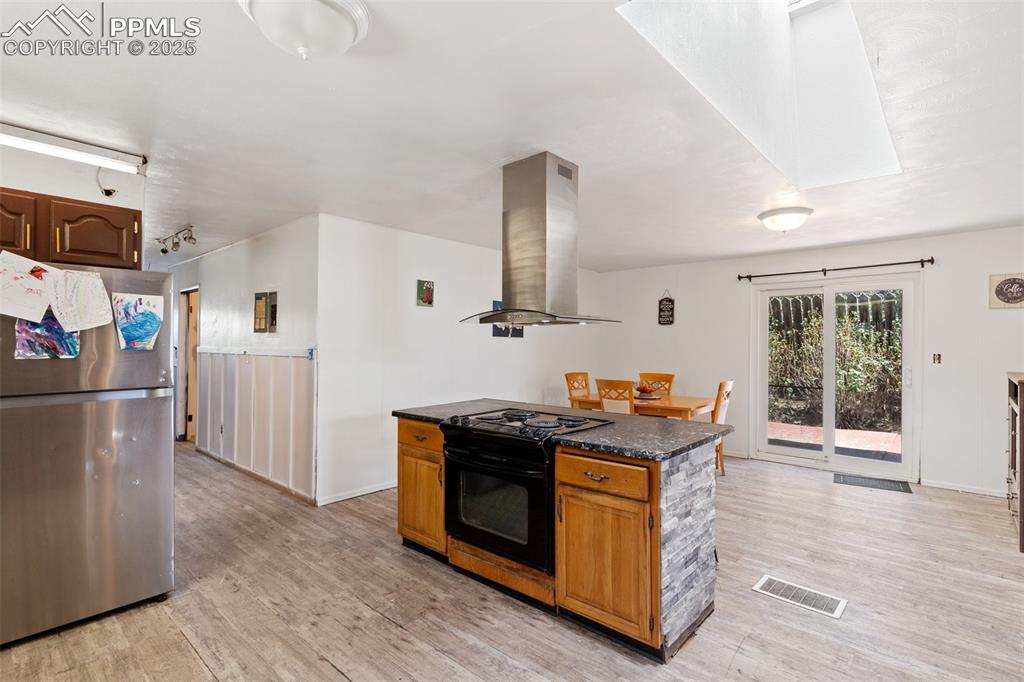 10719 Highway 115